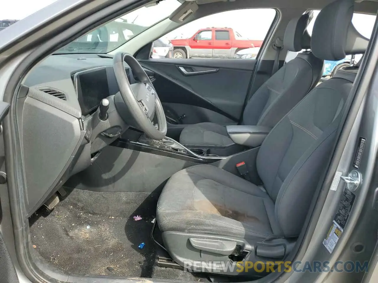 7 Photograph of a damaged car KNDCP3LE6P5081925 KIA NIRO 2023