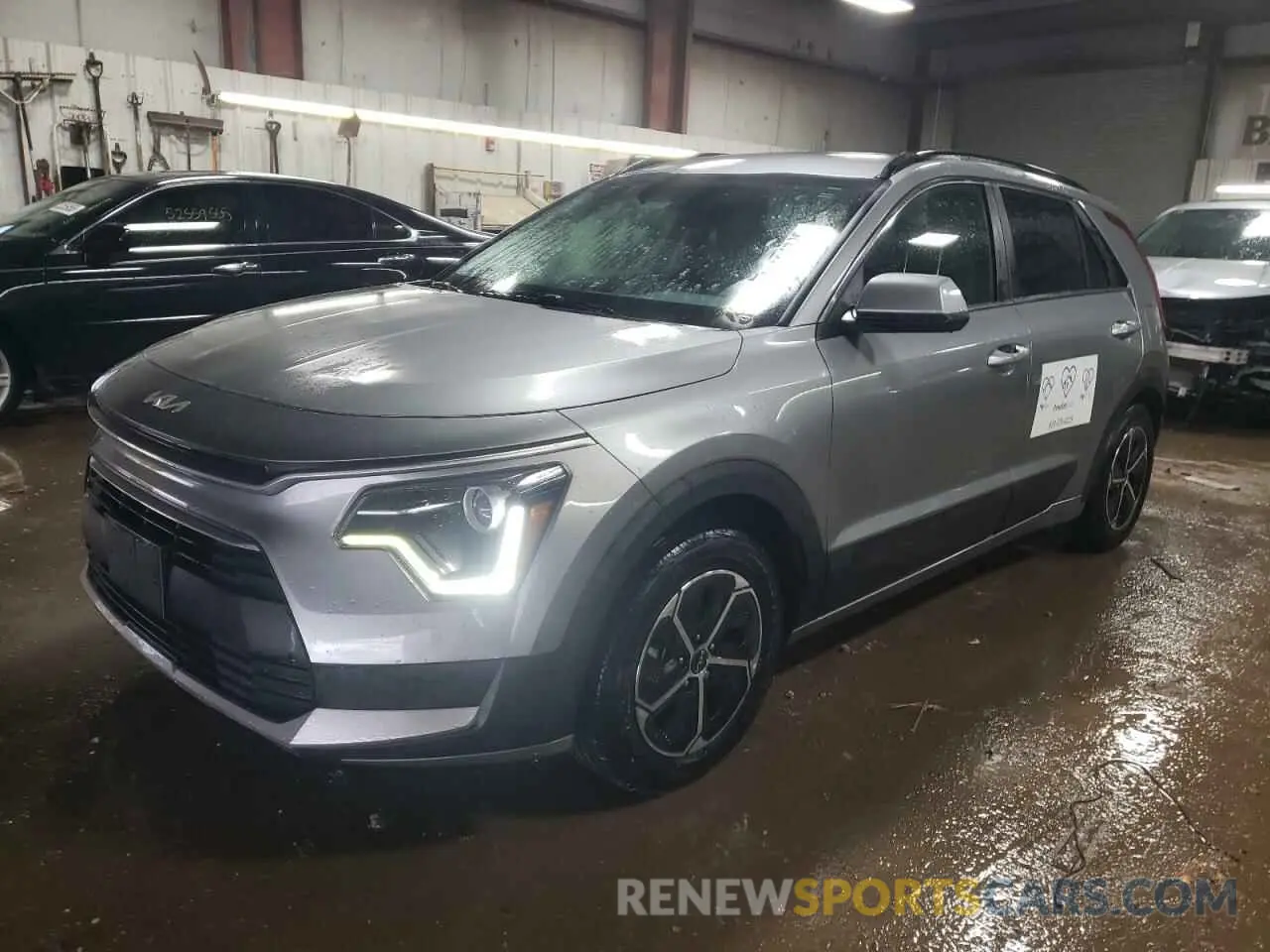1 Photograph of a damaged car KNDCP3LE6P5086929 KIA NIRO 2023