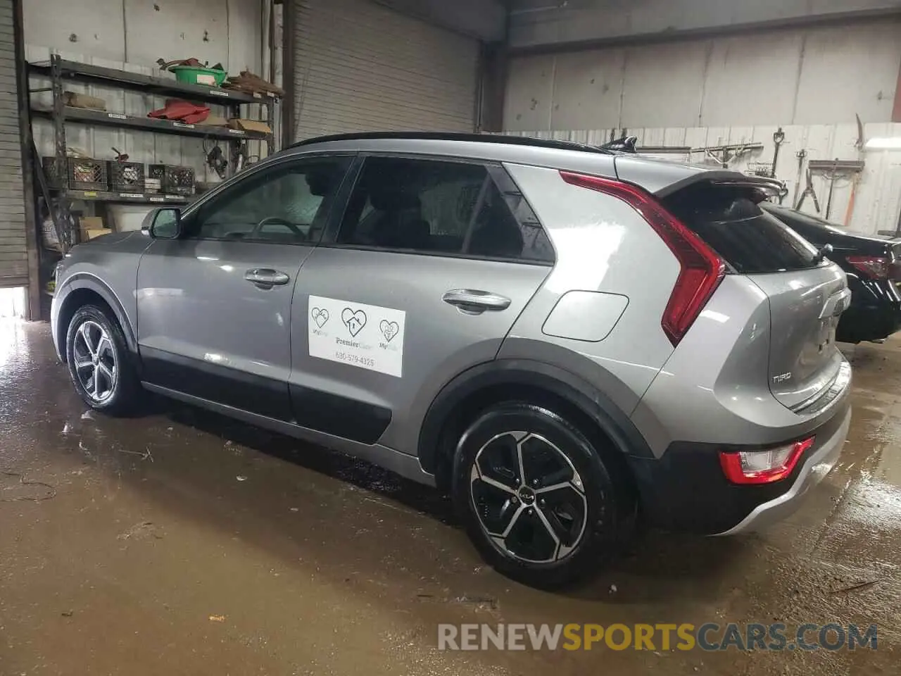 2 Photograph of a damaged car KNDCP3LE6P5086929 KIA NIRO 2023