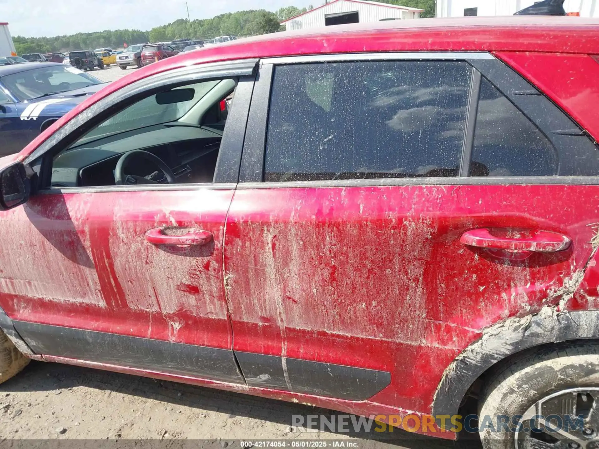 14 Photograph of a damaged car KNDCP3LE6P5094092 KIA NIRO 2023