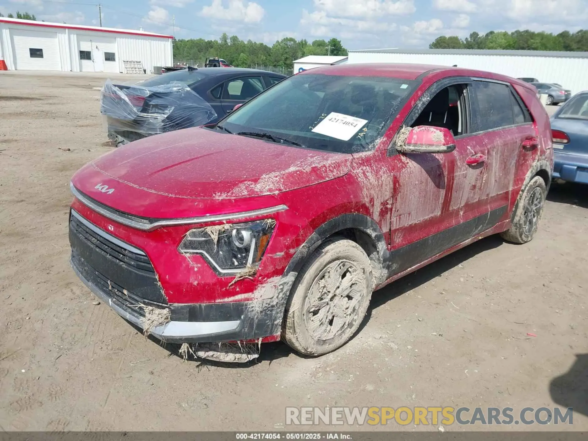 2 Photograph of a damaged car KNDCP3LE6P5094092 KIA NIRO 2023