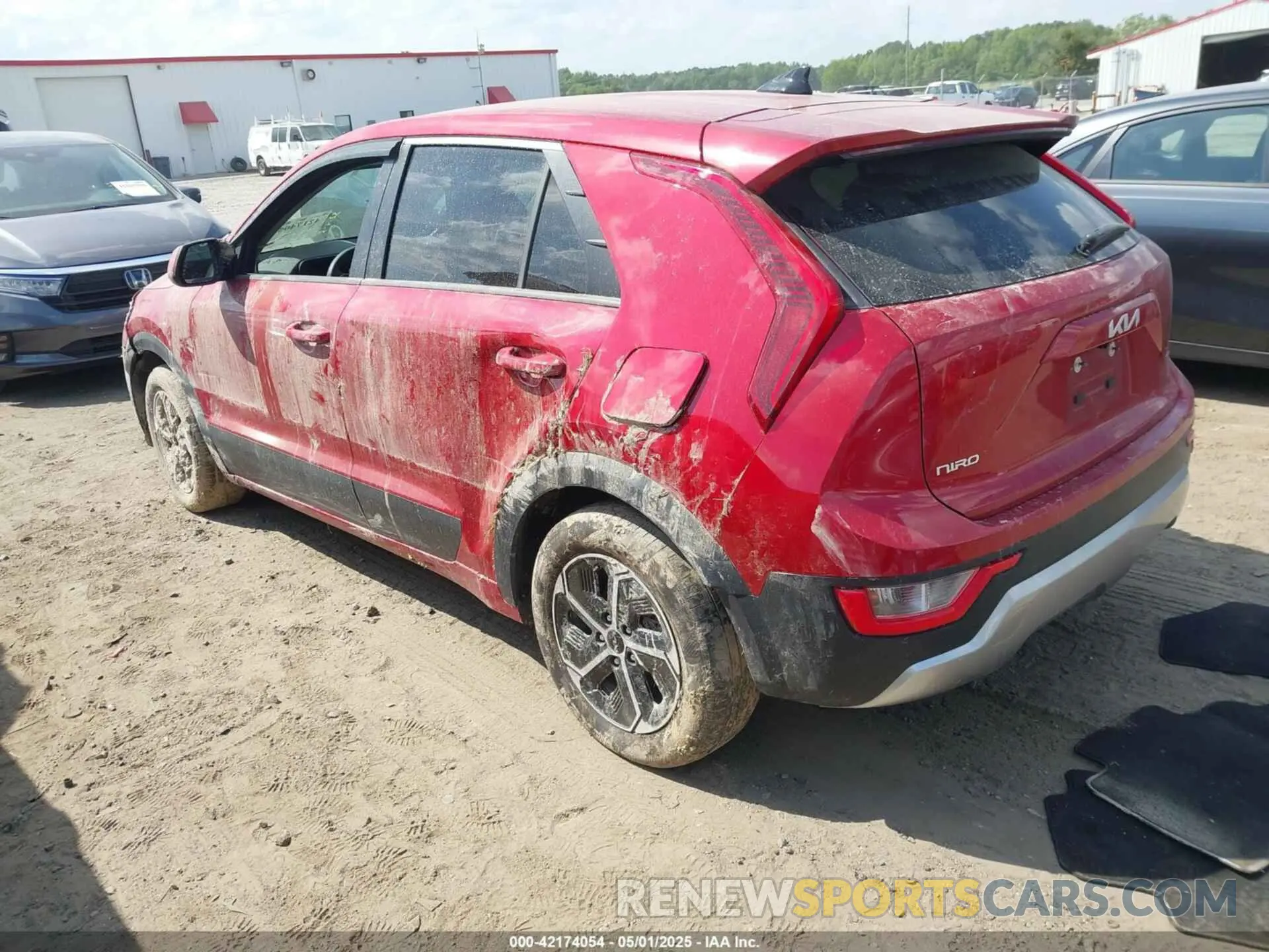 3 Photograph of a damaged car KNDCP3LE6P5094092 KIA NIRO 2023