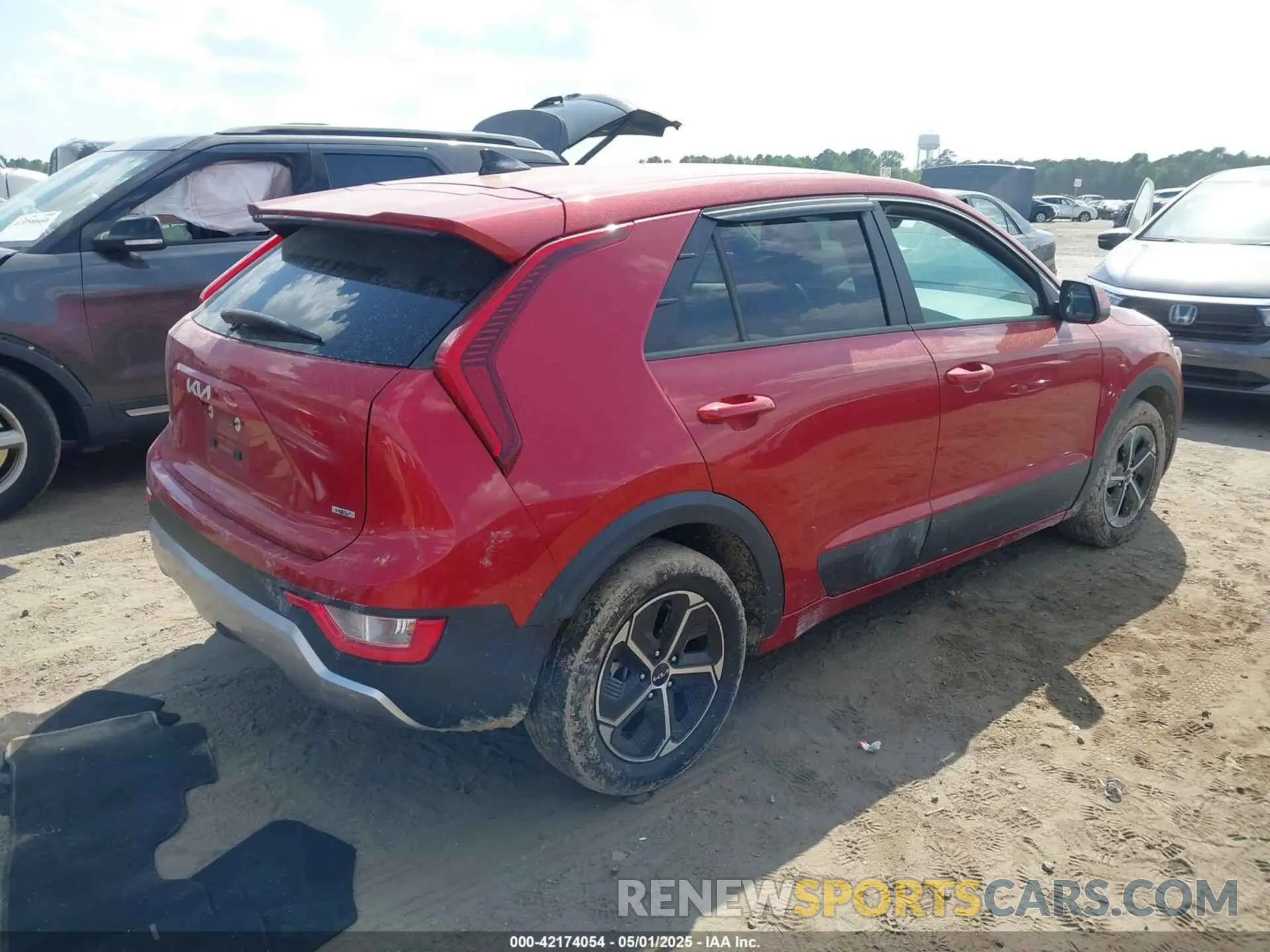 4 Photograph of a damaged car KNDCP3LE6P5094092 KIA NIRO 2023