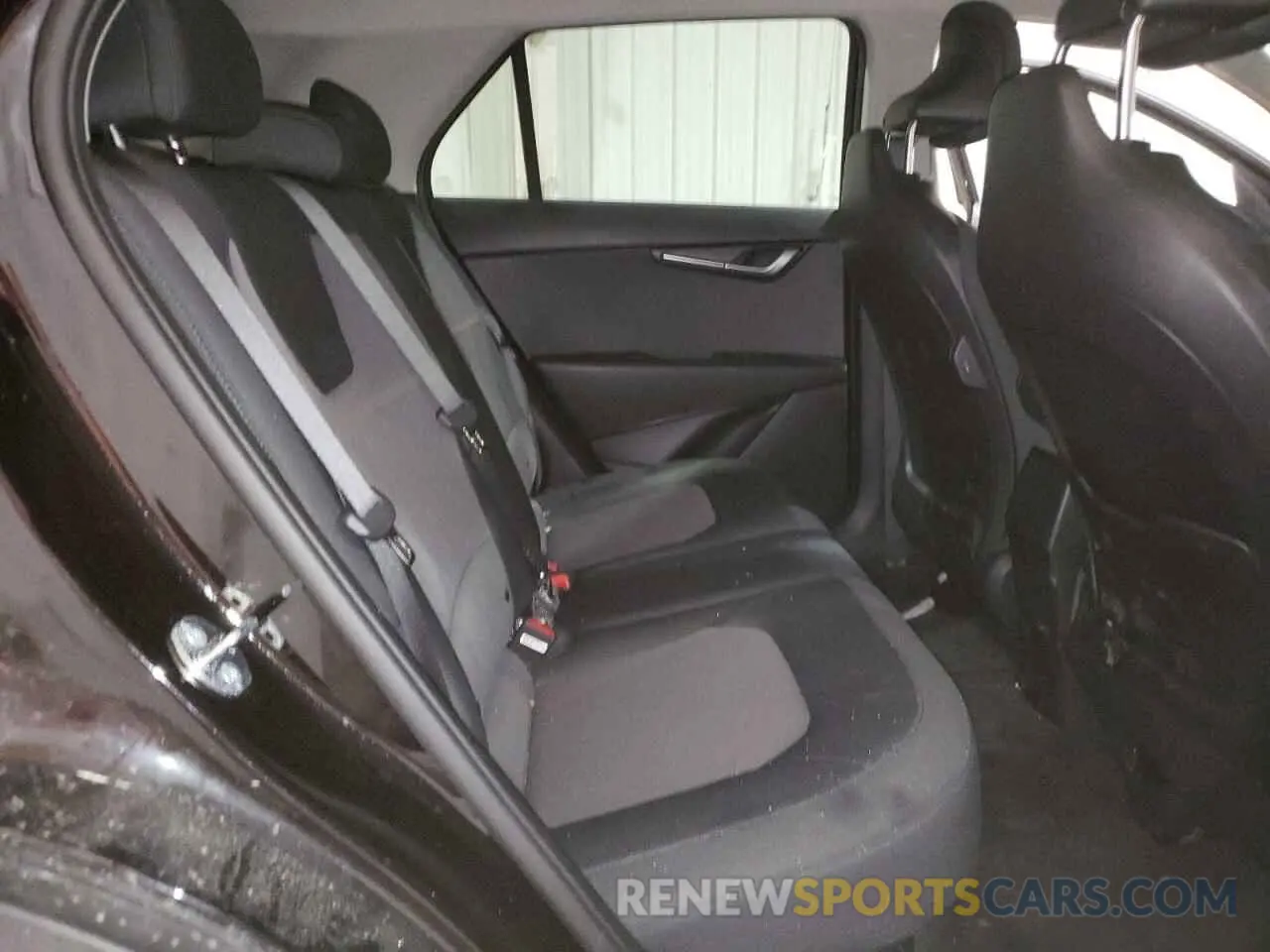 11 Photograph of a damaged car KNDCP3LE7P5116617 KIA NIRO 2023