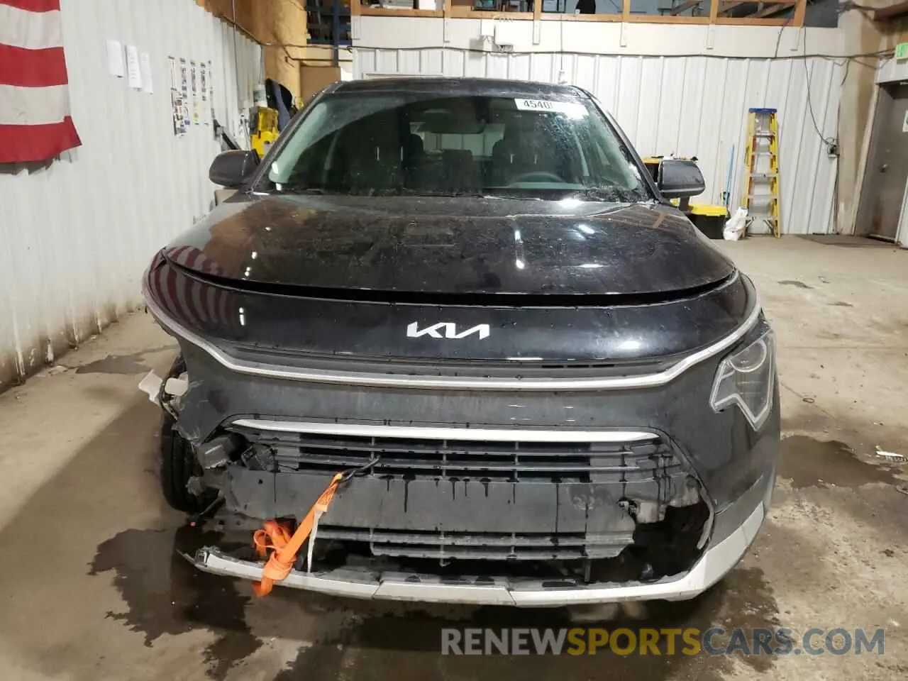 5 Photograph of a damaged car KNDCP3LE7P5116617 KIA NIRO 2023