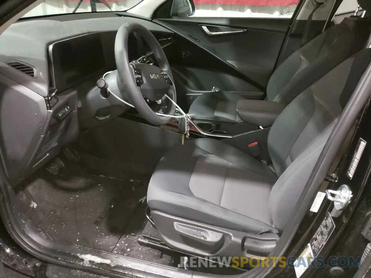 7 Photograph of a damaged car KNDCP3LE7P5116617 KIA NIRO 2023