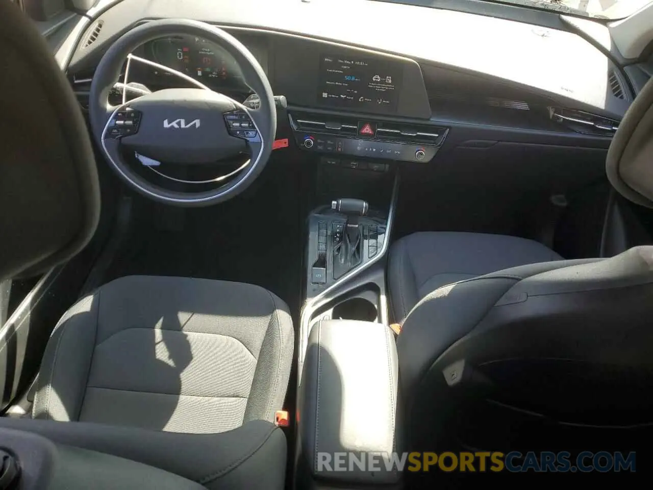 8 Photograph of a damaged car KNDCP3LE7P5117766 KIA NIRO 2023