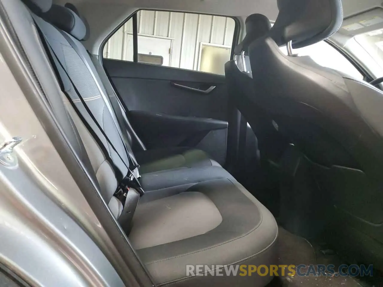 11 Photograph of a damaged car KNDCP3LE8P5065192 KIA NIRO 2023