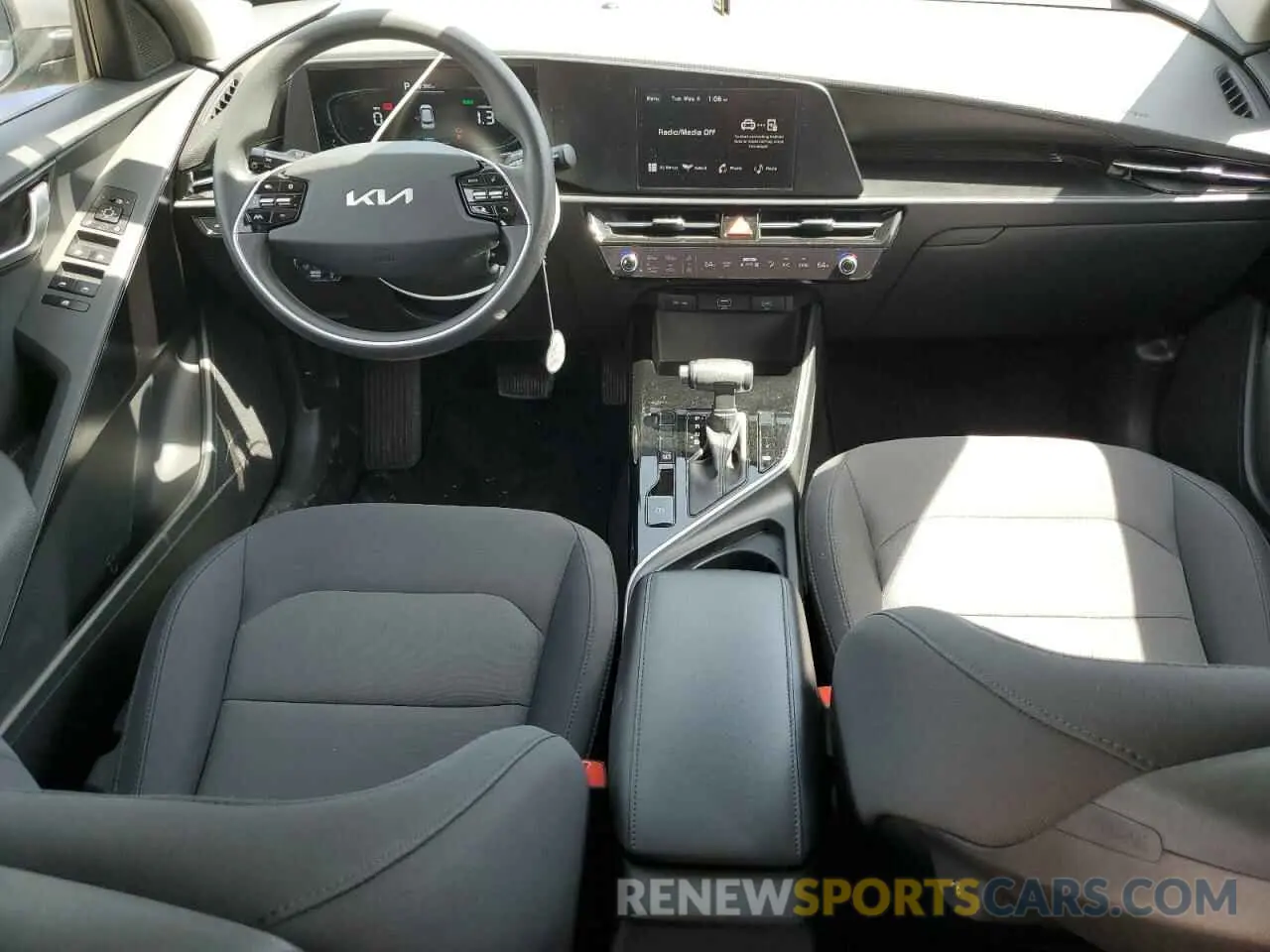 8 Photograph of a damaged car KNDCP3LE9P5086536 KIA NIRO 2023