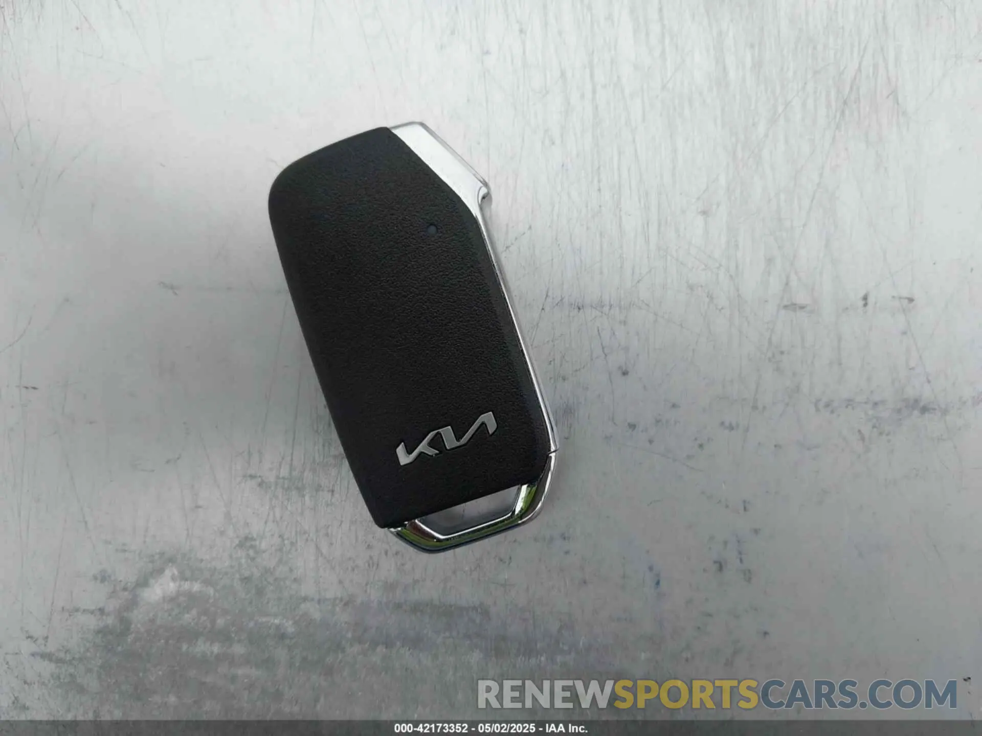 11 Photograph of a damaged car KNDCR3LE1P5103369 KIA NIRO 2023