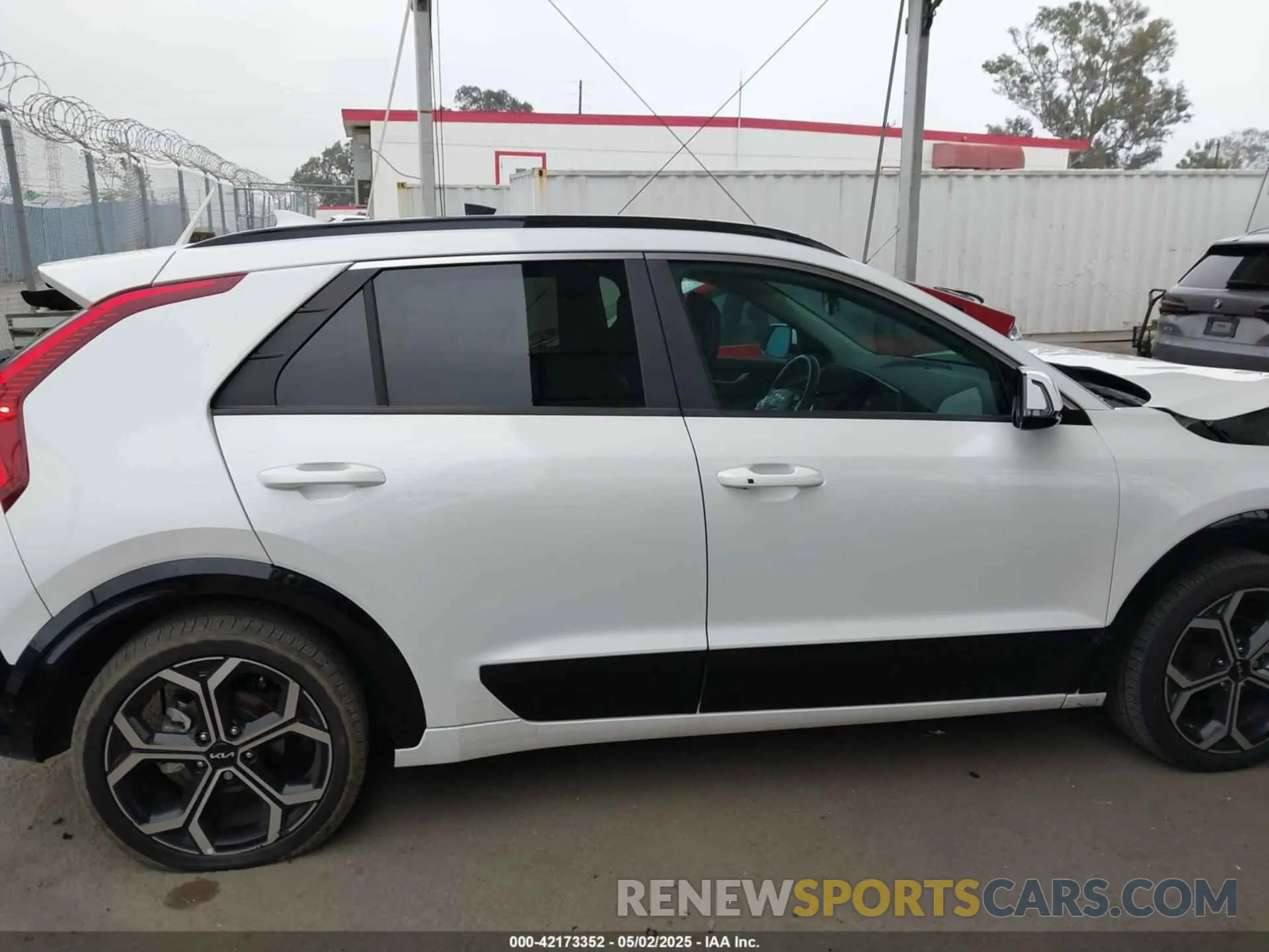 14 Photograph of a damaged car KNDCR3LE1P5103369 KIA NIRO 2023