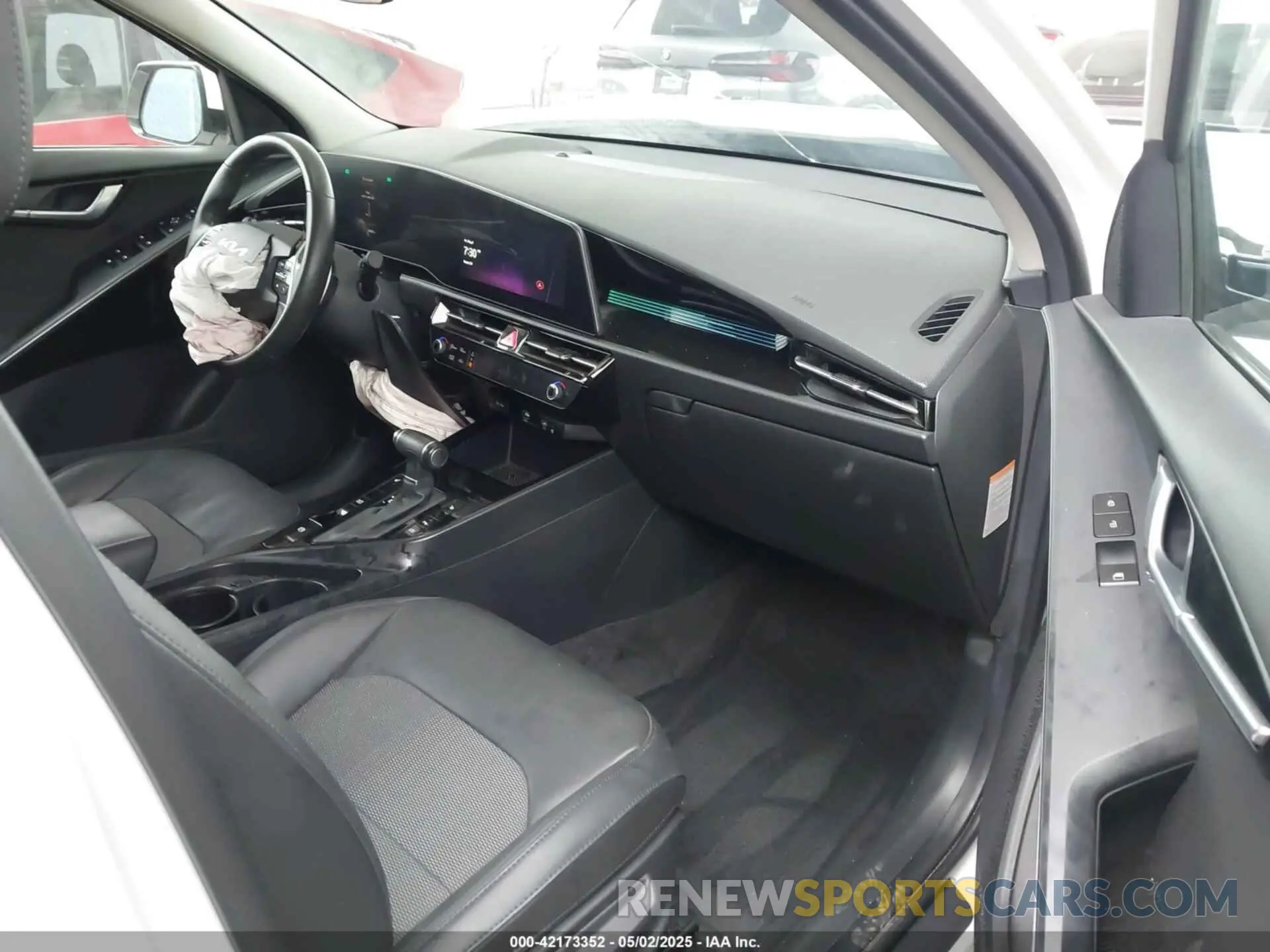 5 Photograph of a damaged car KNDCR3LE1P5103369 KIA NIRO 2023