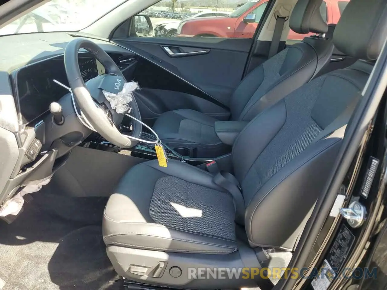 7 Photograph of a damaged car KNDCR3LE2P5076683 KIA NIRO 2023