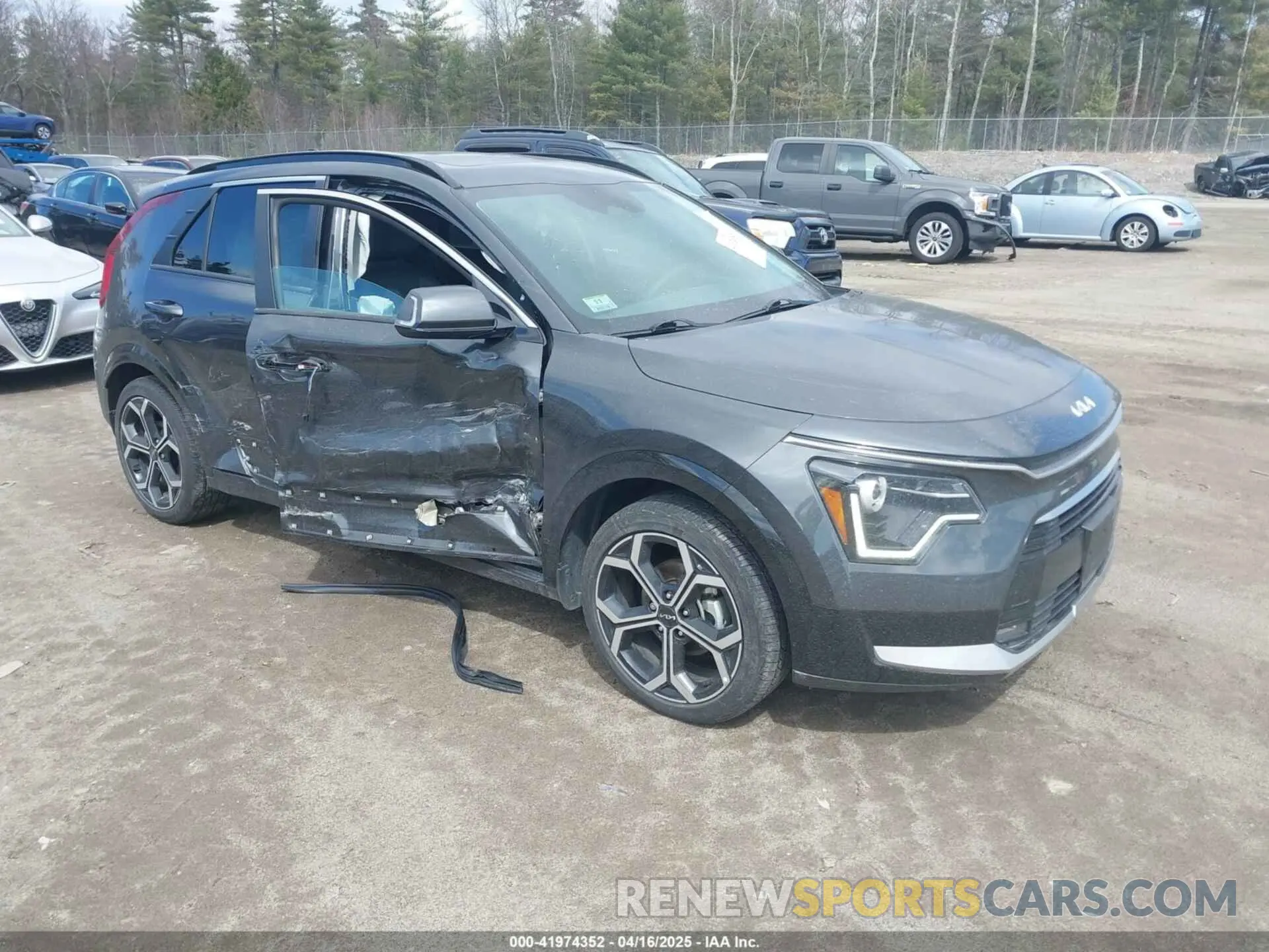 1 Photograph of a damaged car KNDCR3LE3P5044602 KIA NIRO 2023
