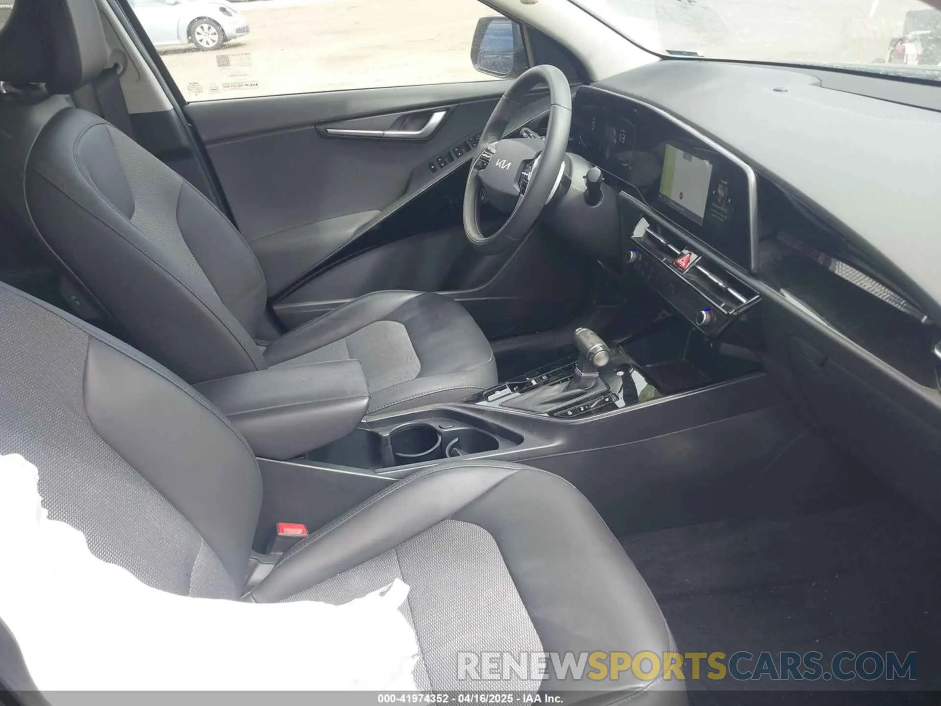 5 Photograph of a damaged car KNDCR3LE3P5044602 KIA NIRO 2023