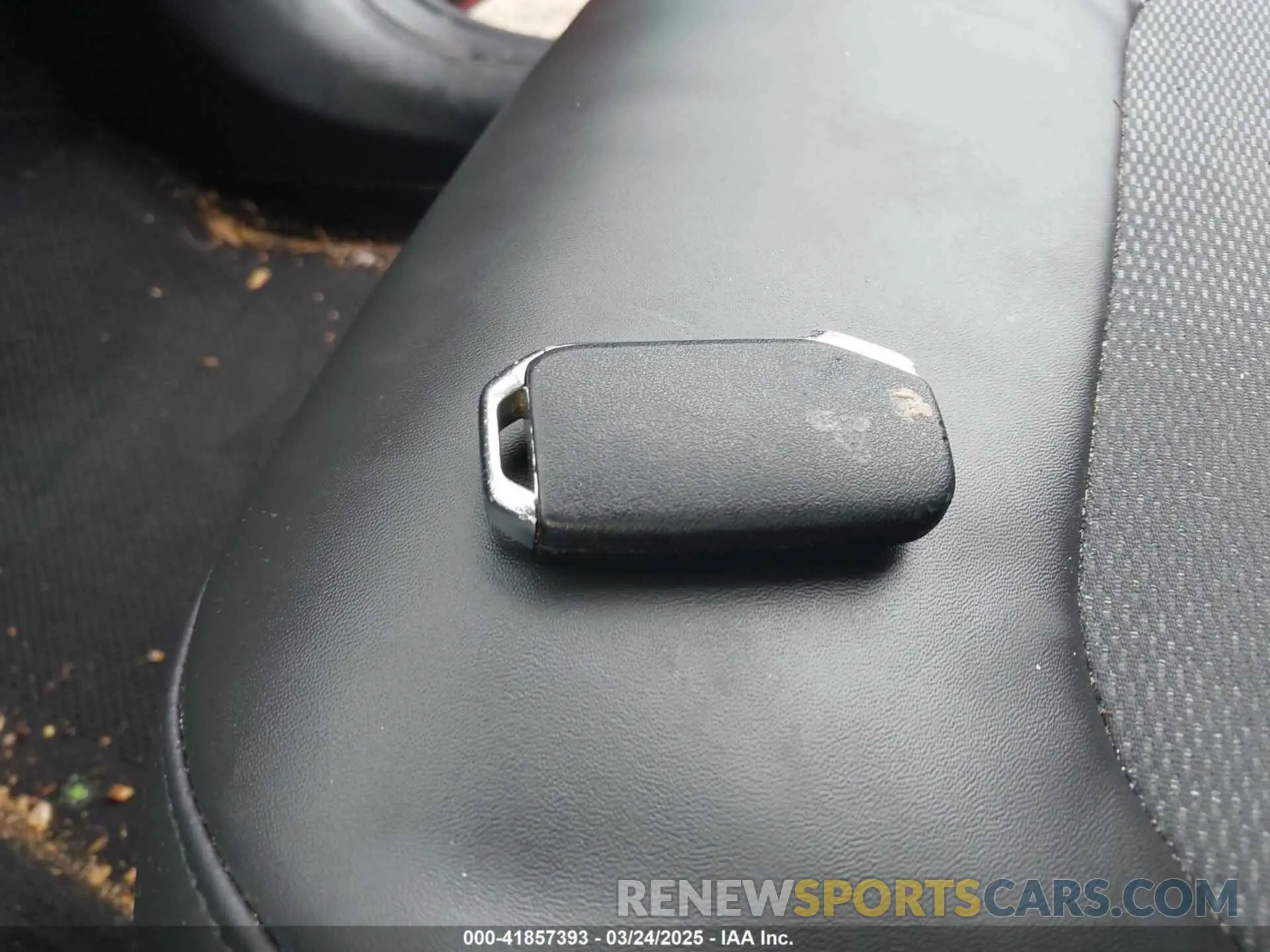 11 Photograph of a damaged car KNDCR3LE3P5063909 KIA NIRO 2023