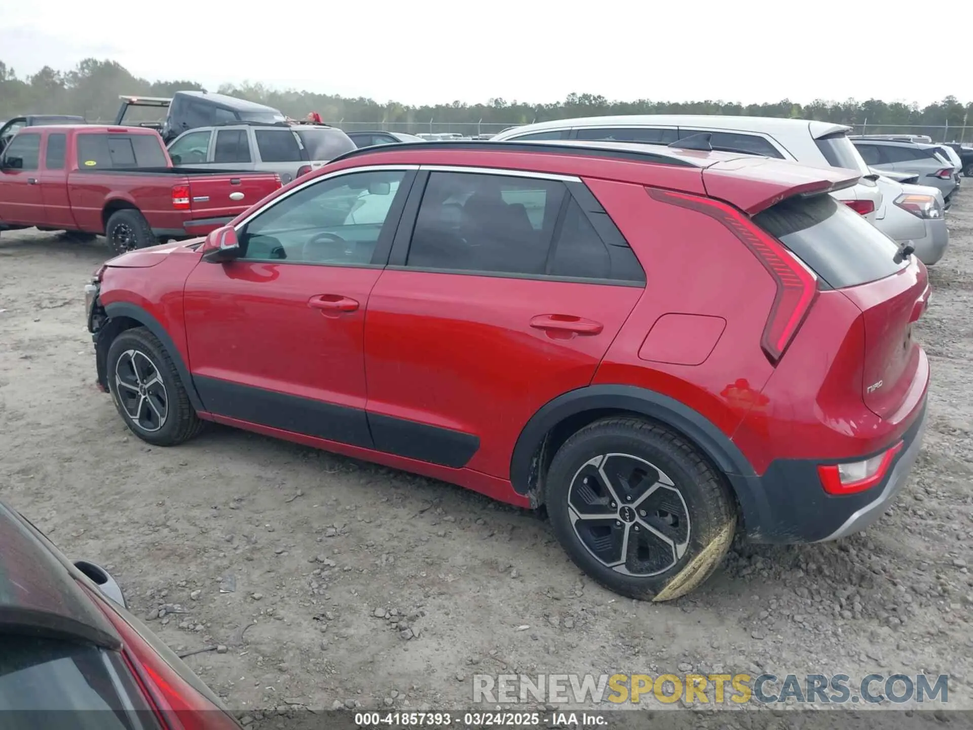 14 Photograph of a damaged car KNDCR3LE3P5063909 KIA NIRO 2023