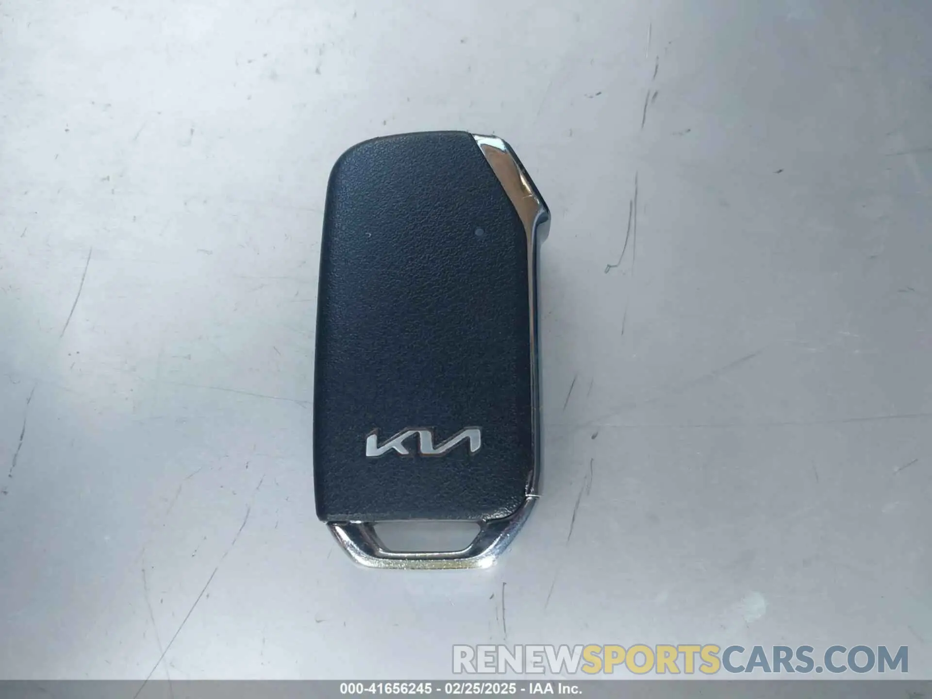 11 Photograph of a damaged car KNDCR3LE3P5093377 KIA NIRO 2023