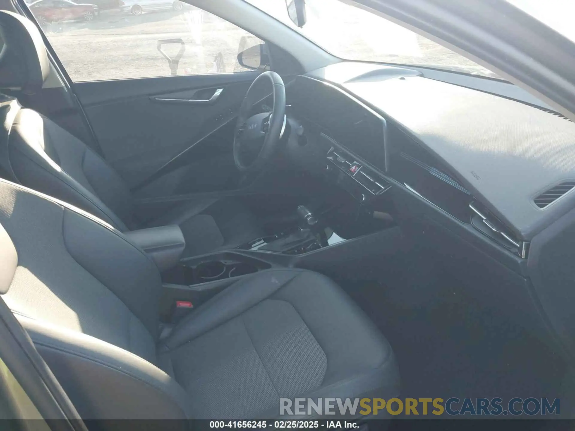5 Photograph of a damaged car KNDCR3LE3P5093377 KIA NIRO 2023