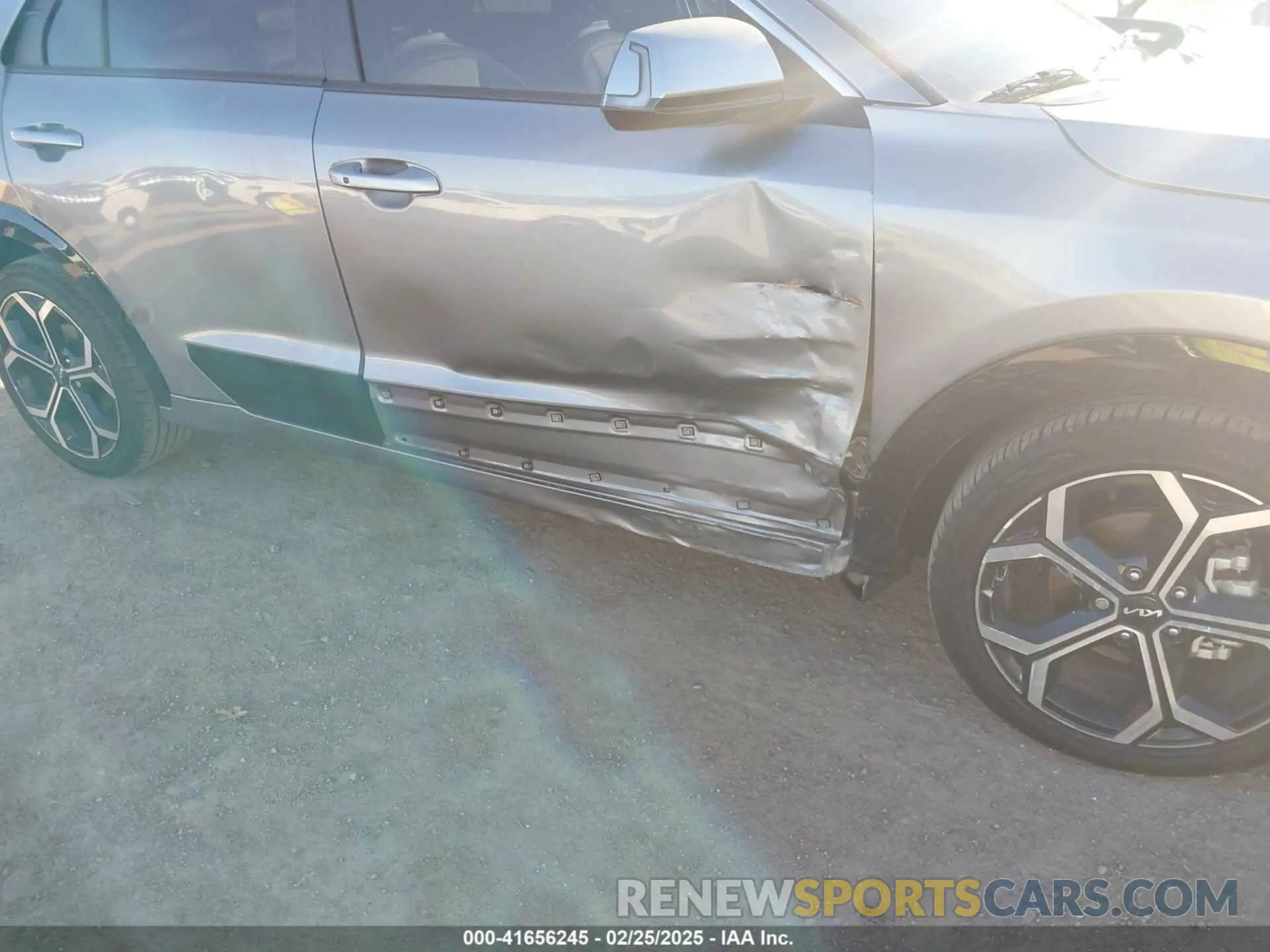 6 Photograph of a damaged car KNDCR3LE3P5093377 KIA NIRO 2023