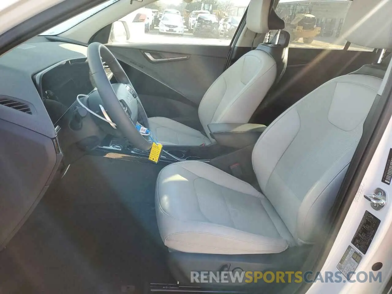 7 Photograph of a damaged car KNDCR3LE5P5081599 KIA NIRO 2023