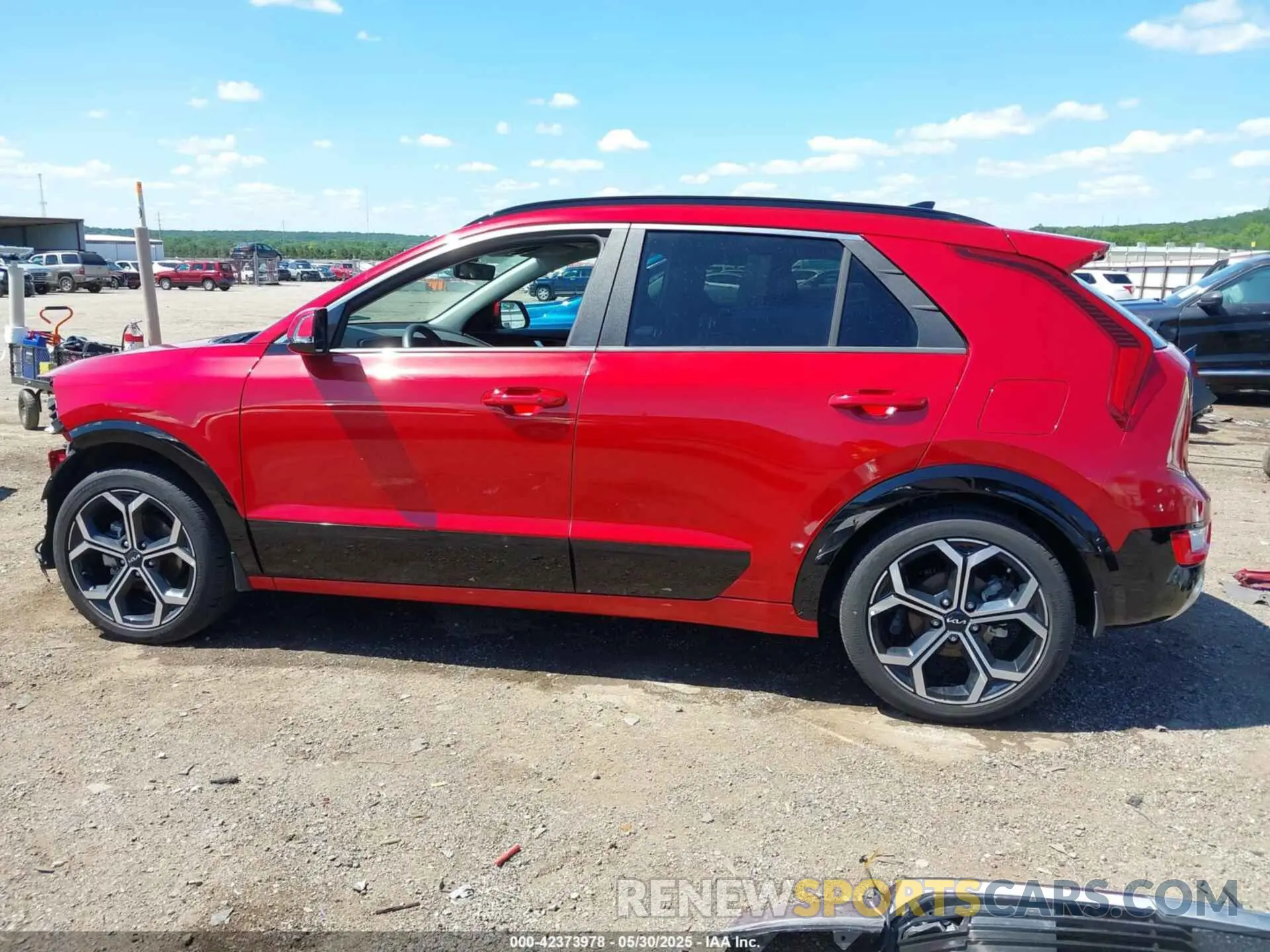 14 Photograph of a damaged car KNDCR3LE5P5100278 KIA NIRO 2023