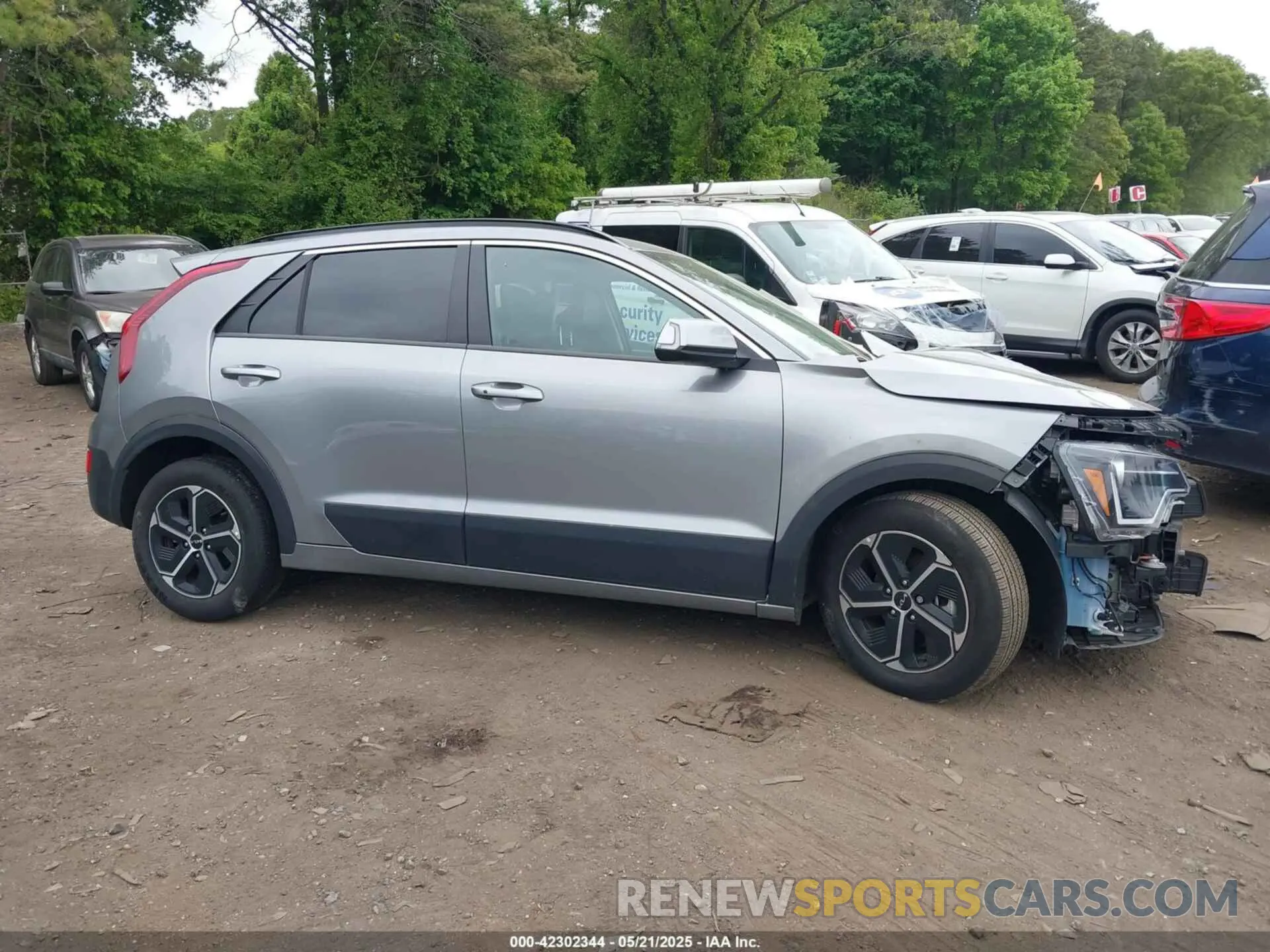 13 Photograph of a damaged car KNDCR3LE6P5049146 KIA NIRO 2023