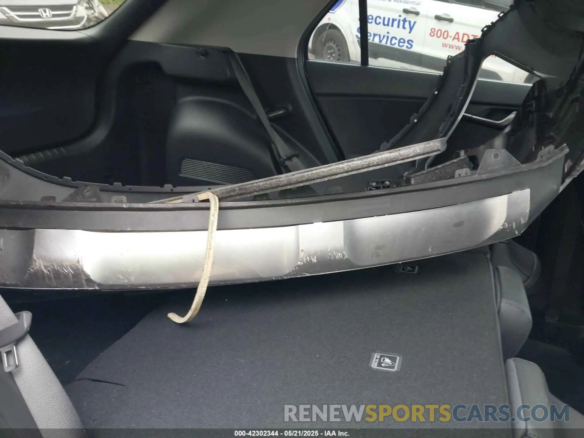 8 Photograph of a damaged car KNDCR3LE6P5049146 KIA NIRO 2023