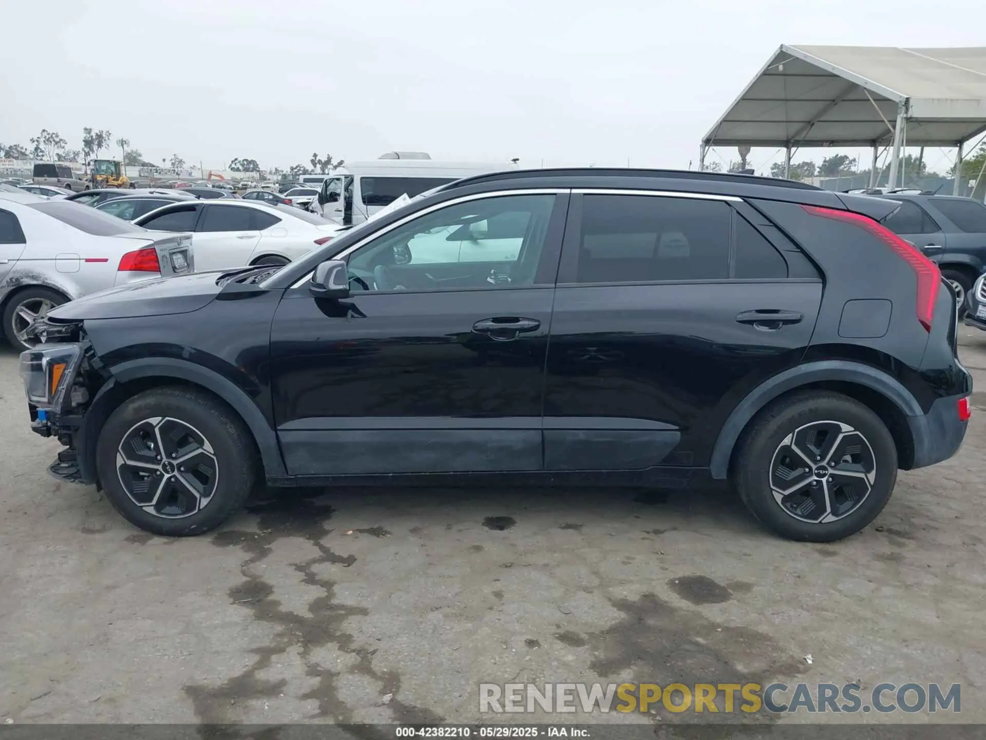 15 Photograph of a damaged car KNDCR3LE6P5050216 KIA NIRO 2023