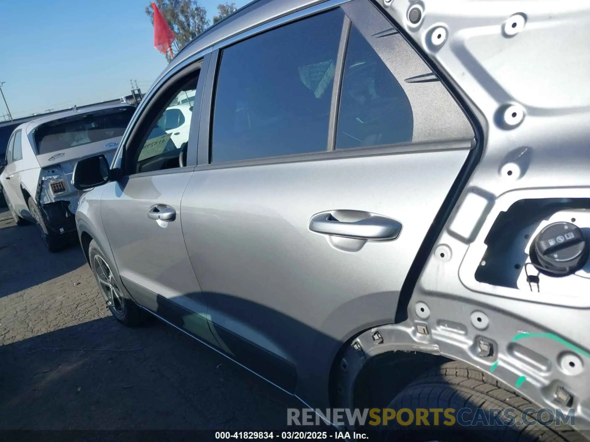 14 Photograph of a damaged car KNDCR3LE6P5051446 KIA NIRO 2023