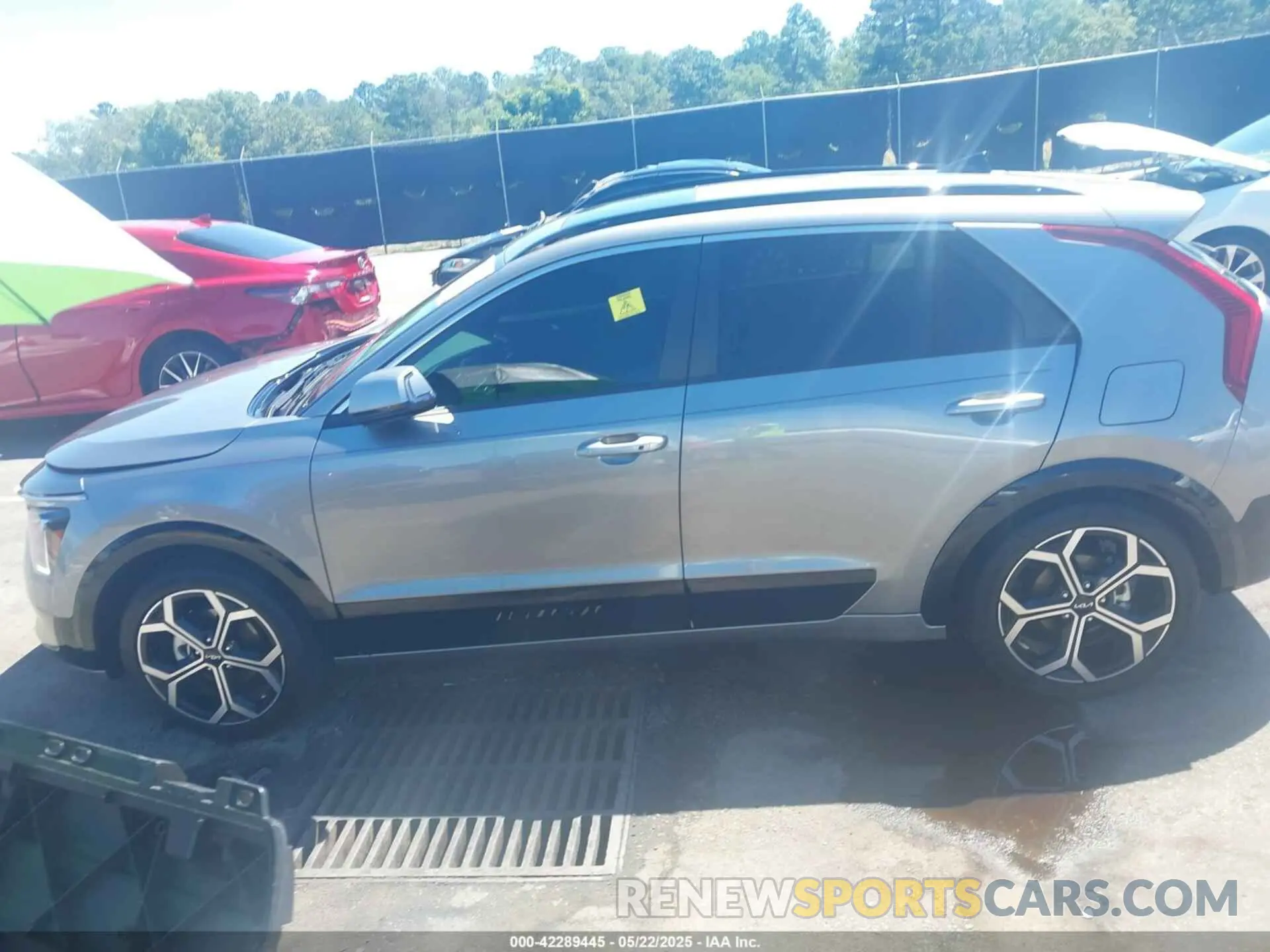 14 Photograph of a damaged car KNDCR3LE7P5058017 KIA NIRO 2023