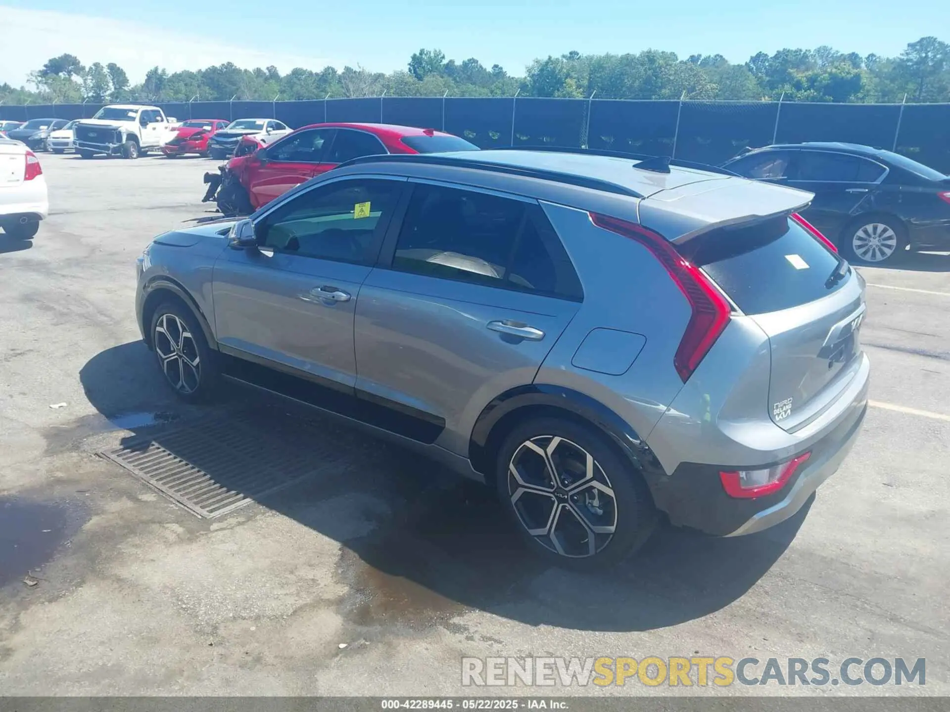 3 Photograph of a damaged car KNDCR3LE7P5058017 KIA NIRO 2023