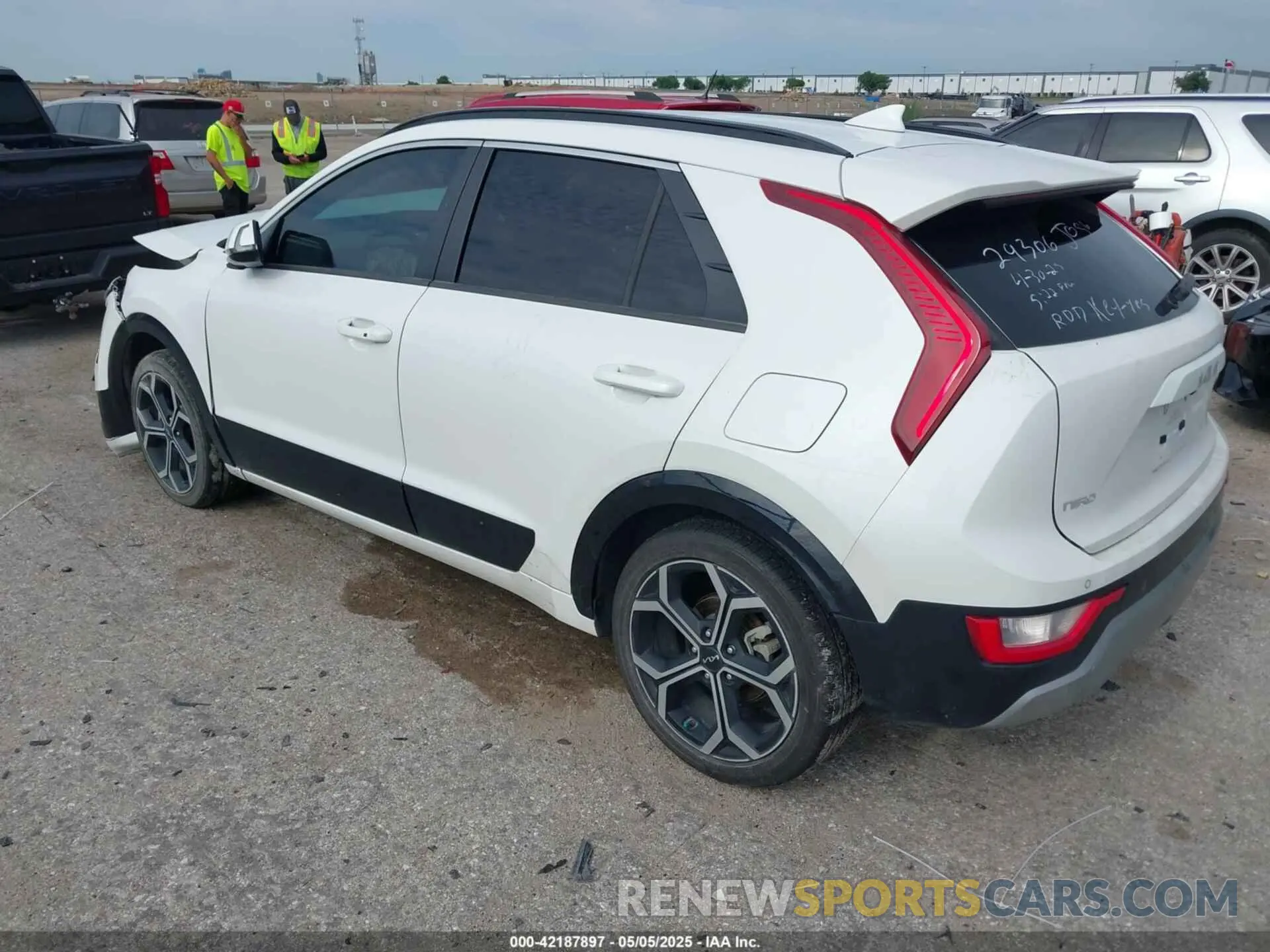 3 Photograph of a damaged car KNDCR3LE7P5060883 KIA NIRO 2023