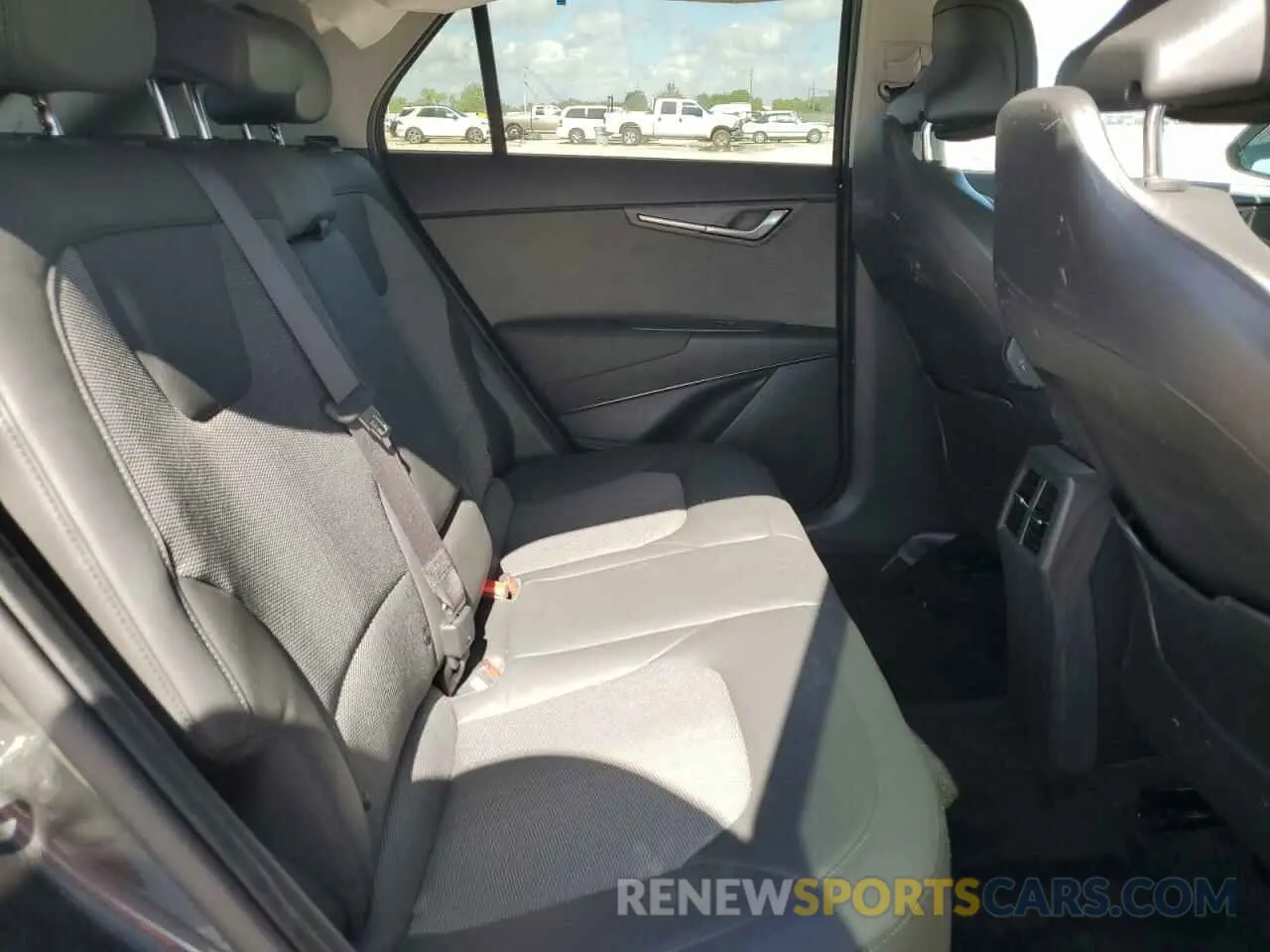 10 Photograph of a damaged car KNDCR3LE7P5116398 KIA NIRO 2023