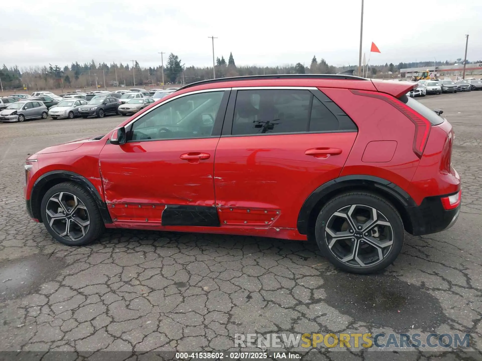 14 Photograph of a damaged car KNDCR3LE8P5040383 KIA NIRO 2023