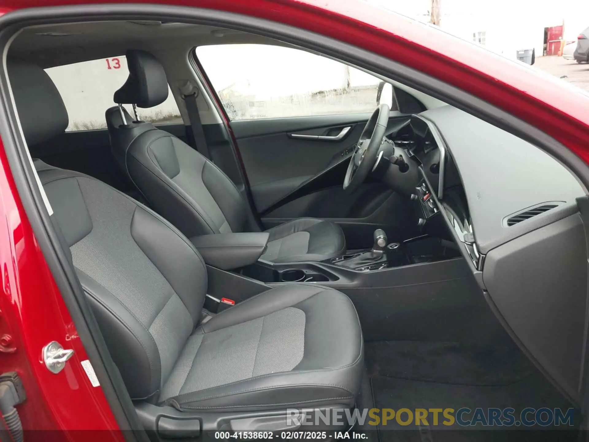 5 Photograph of a damaged car KNDCR3LE8P5040383 KIA NIRO 2023