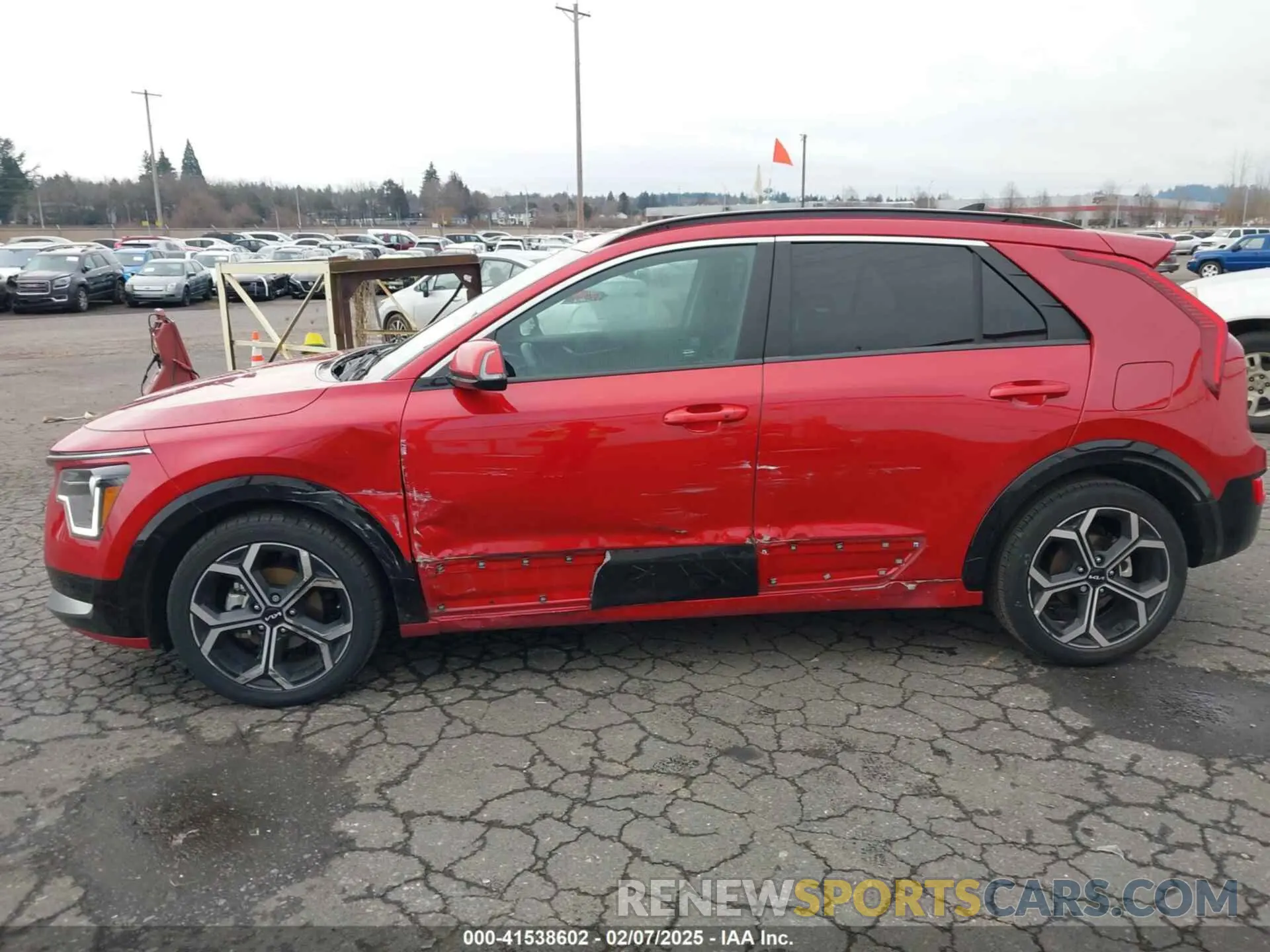 6 Photograph of a damaged car KNDCR3LE8P5040383 KIA NIRO 2023