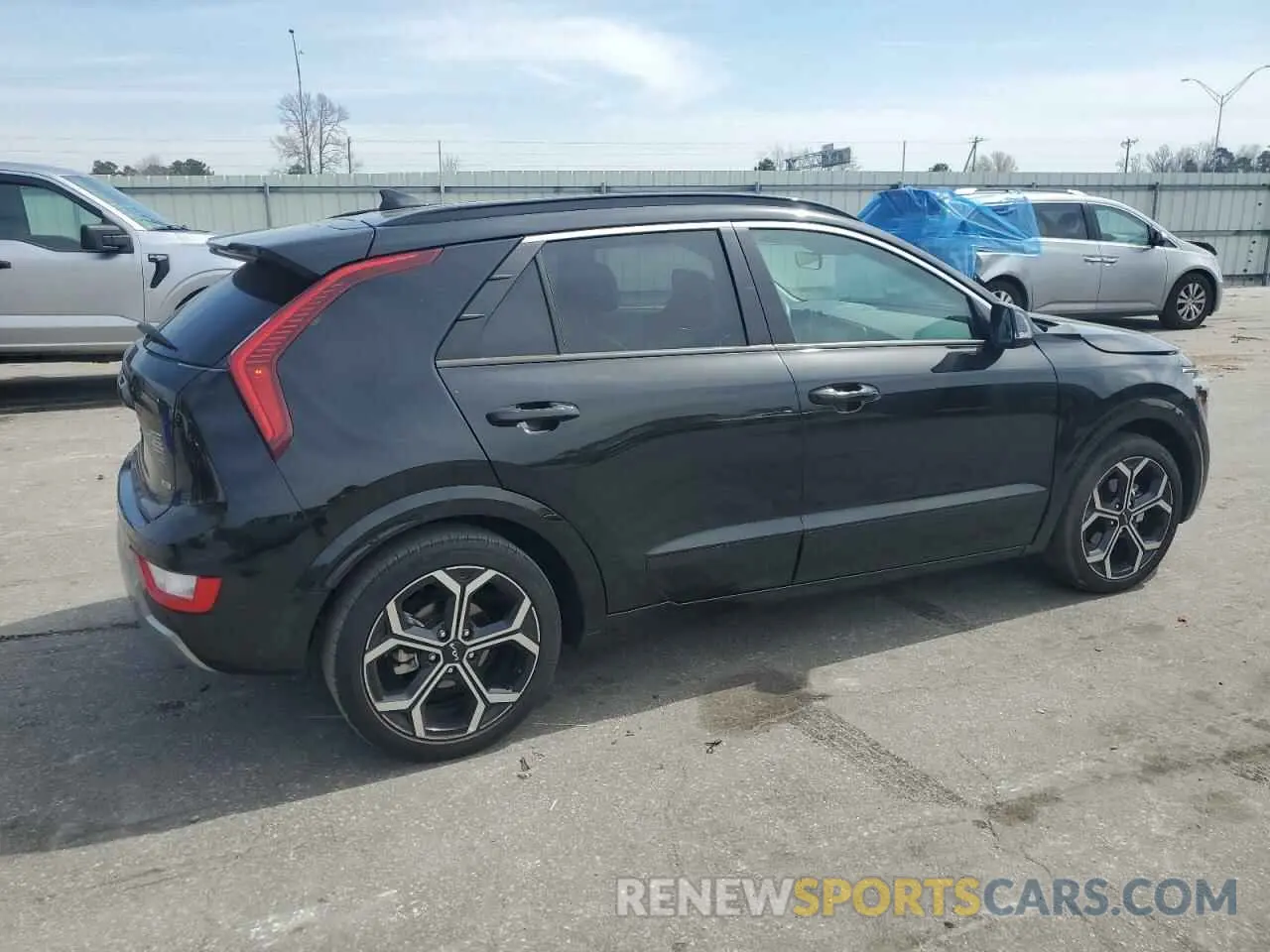 3 Photograph of a damaged car KNDCR3LE8P5069754 KIA NIRO 2023