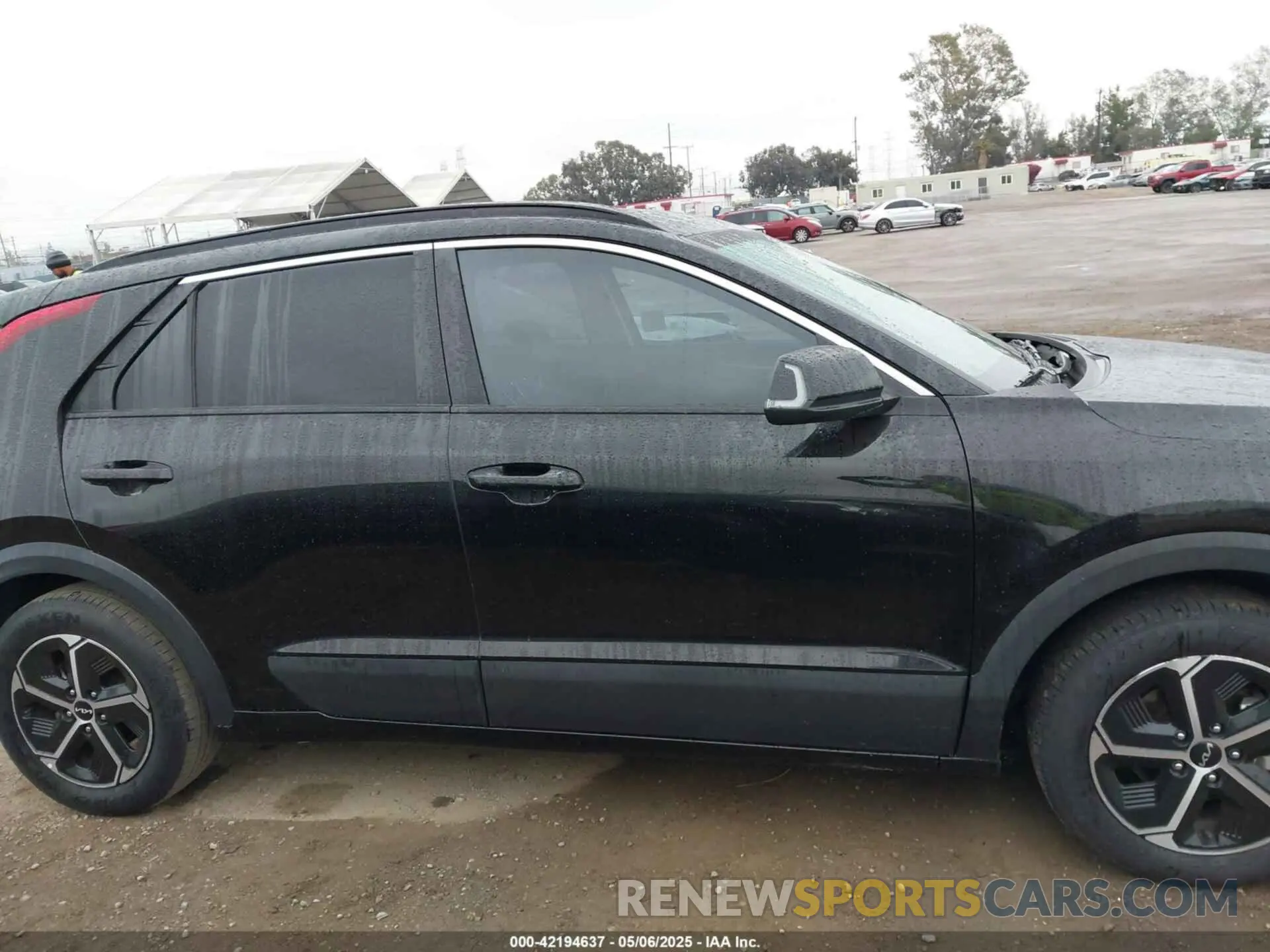 13 Photograph of a damaged car KNDCR3LE8P5086327 KIA NIRO 2023