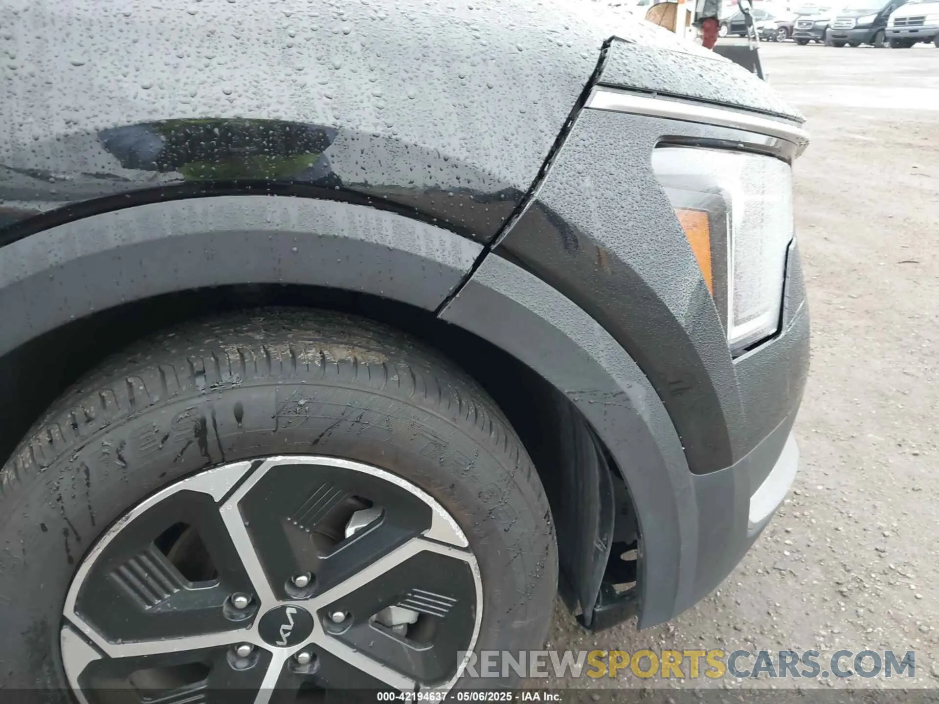 18 Photograph of a damaged car KNDCR3LE8P5086327 KIA NIRO 2023