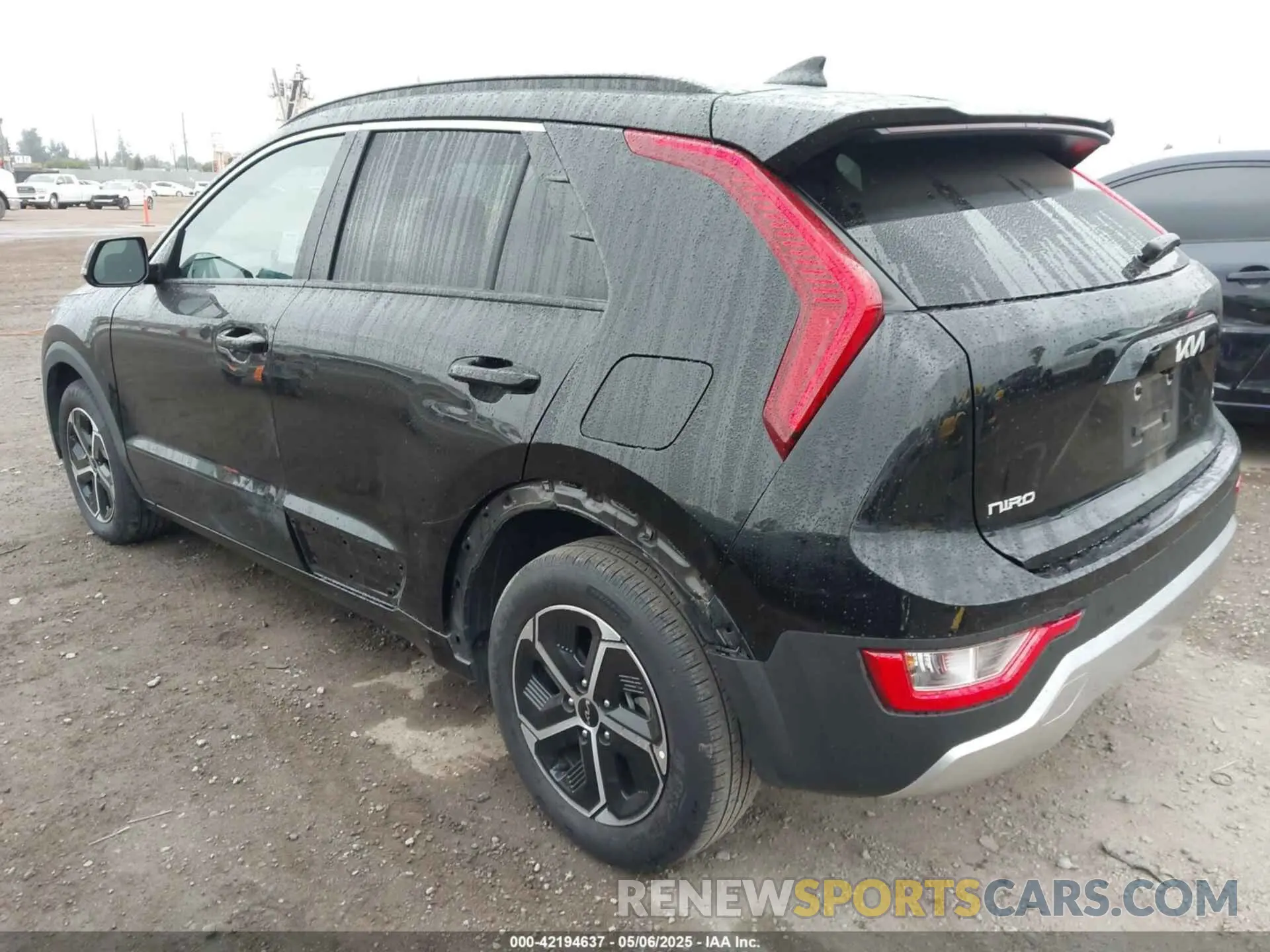 3 Photograph of a damaged car KNDCR3LE8P5086327 KIA NIRO 2023