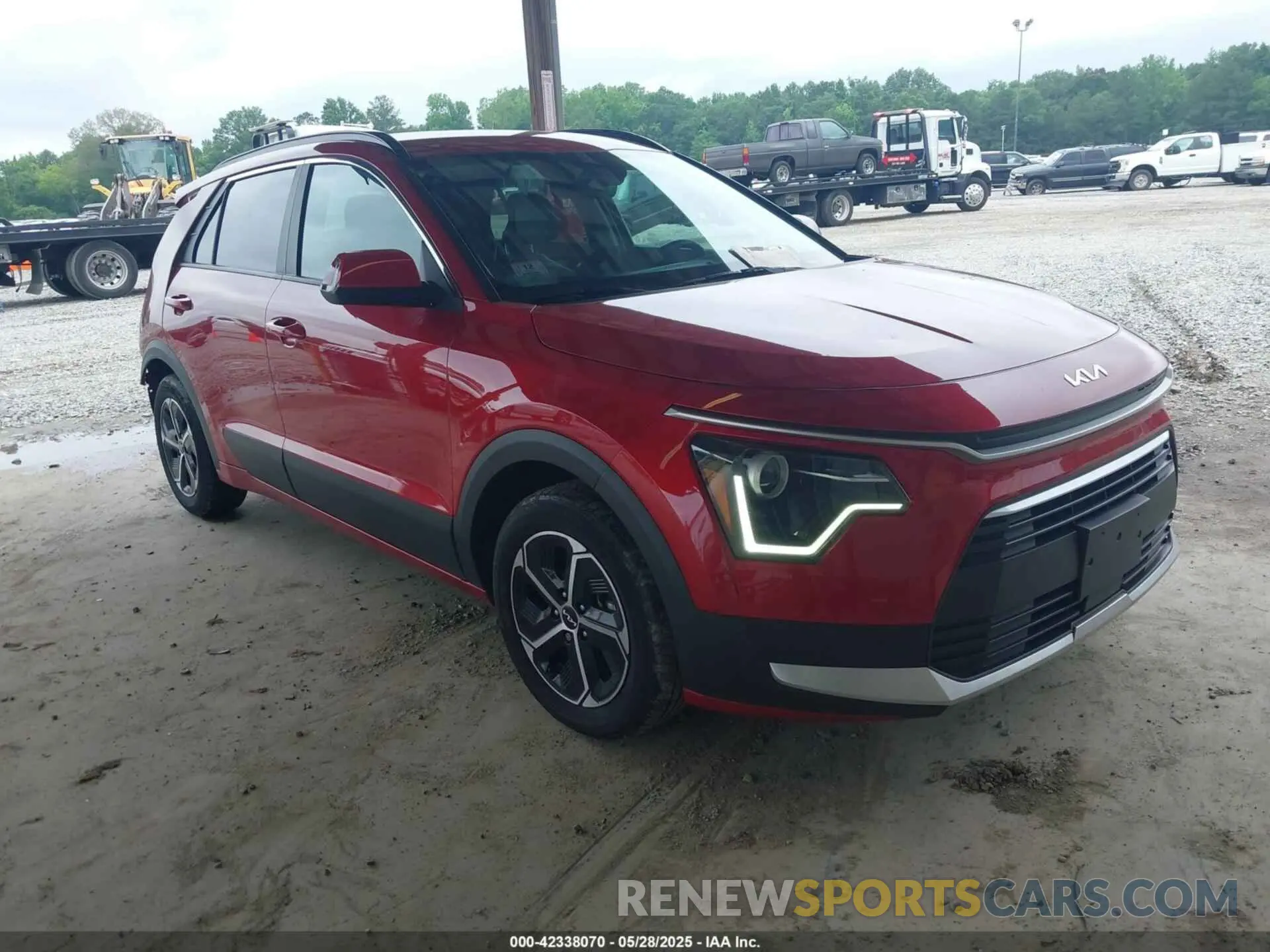 1 Photograph of a damaged car KNDCR3LE9P5044717 KIA NIRO 2023