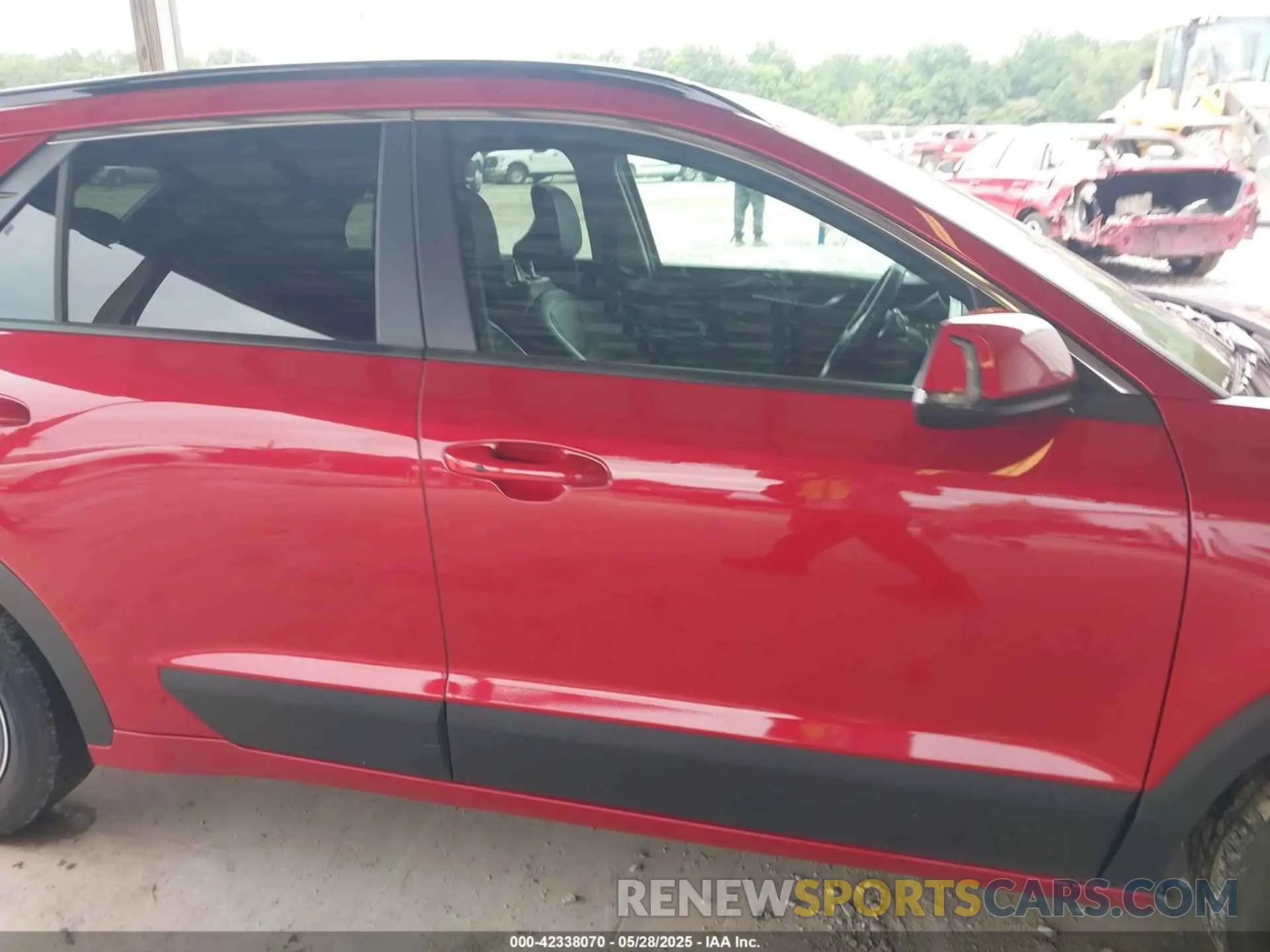 14 Photograph of a damaged car KNDCR3LE9P5044717 KIA NIRO 2023