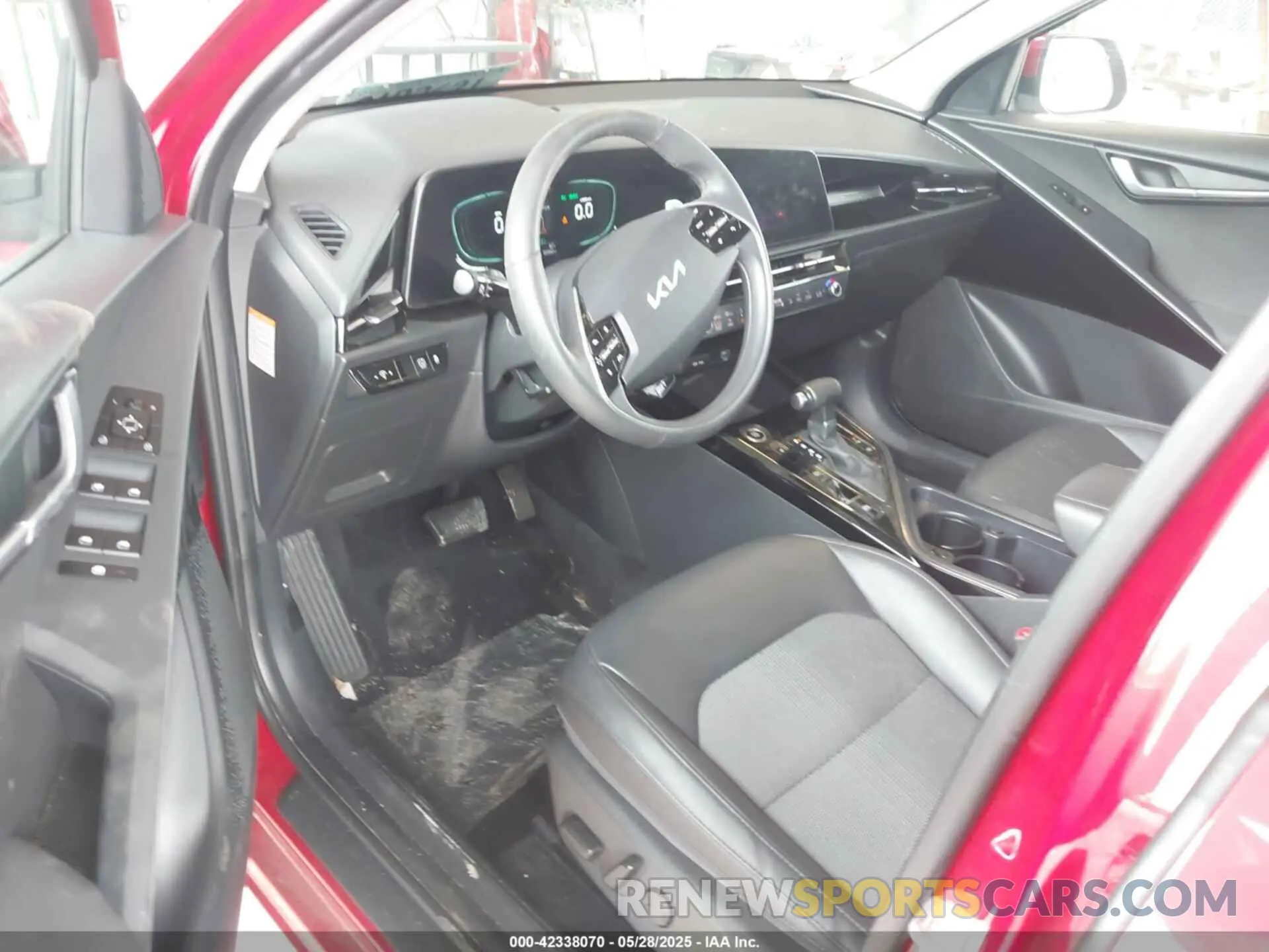 5 Photograph of a damaged car KNDCR3LE9P5044717 KIA NIRO 2023