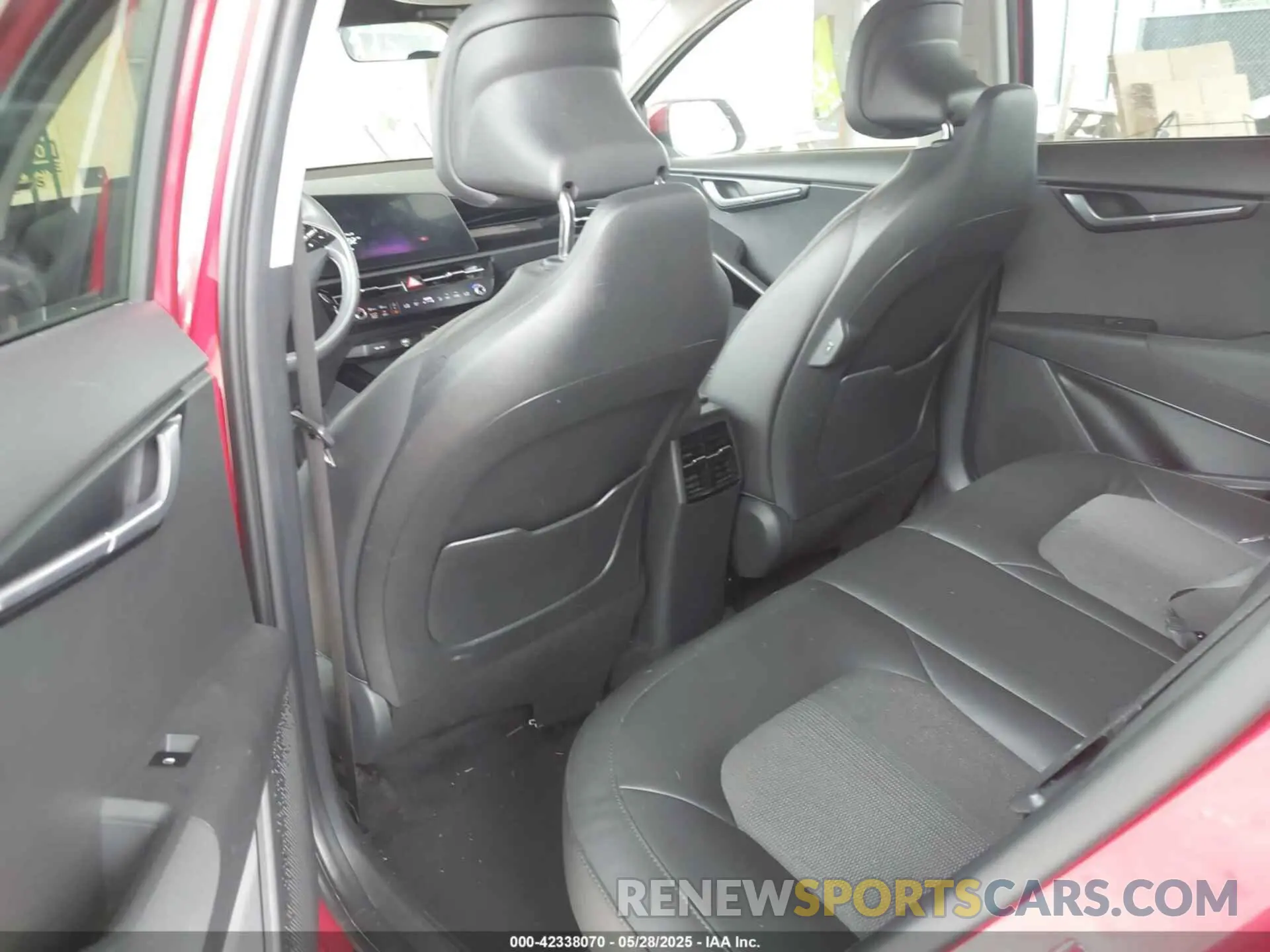 8 Photograph of a damaged car KNDCR3LE9P5044717 KIA NIRO 2023