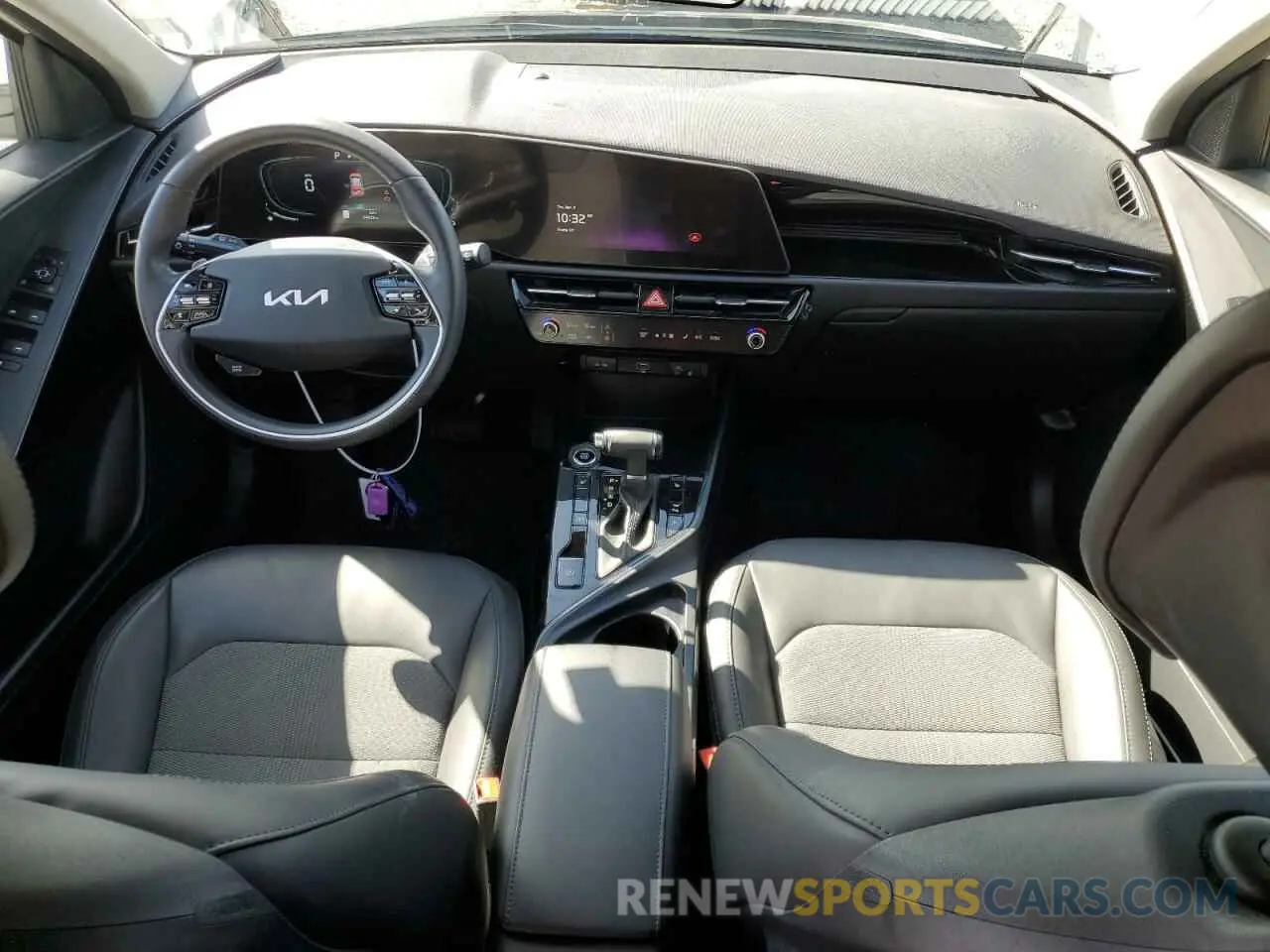 8 Photograph of a damaged car KNDCR3LE9P5048167 KIA NIRO 2023
