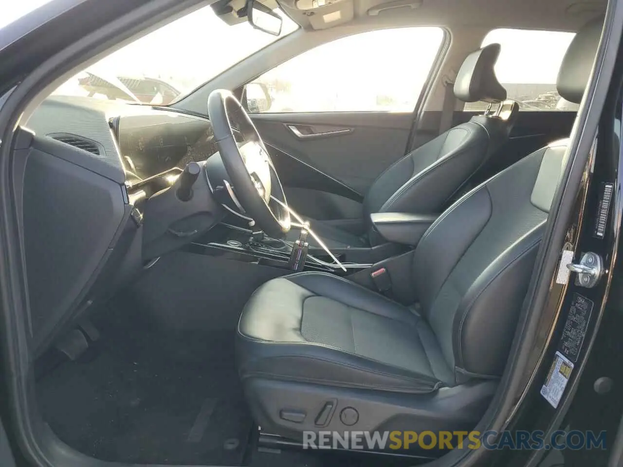 7 Photograph of a damaged car KNDCR3LE9P5076681 KIA NIRO 2023