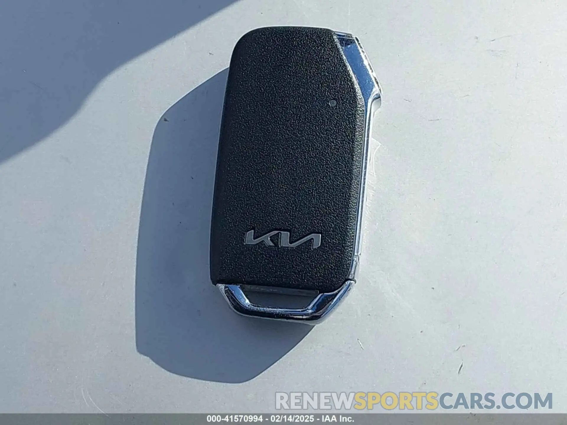 11 Photograph of a damaged car KNDCR3LE9P5097384 KIA NIRO 2023