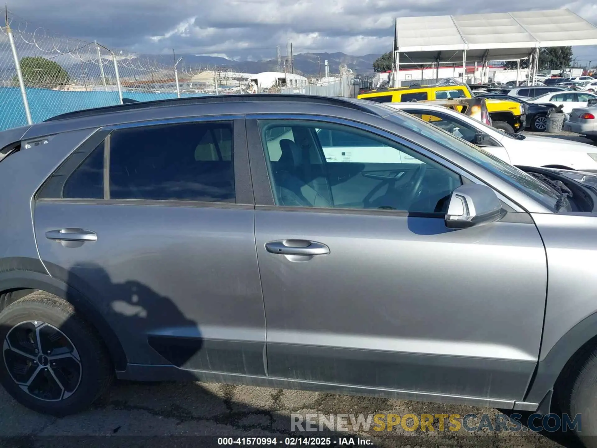 14 Photograph of a damaged car KNDCR3LE9P5097384 KIA NIRO 2023