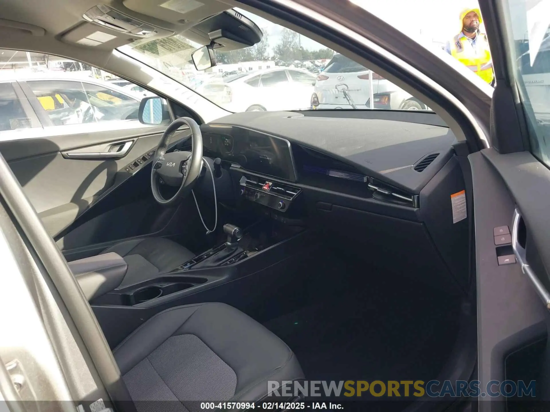 5 Photograph of a damaged car KNDCR3LE9P5097384 KIA NIRO 2023